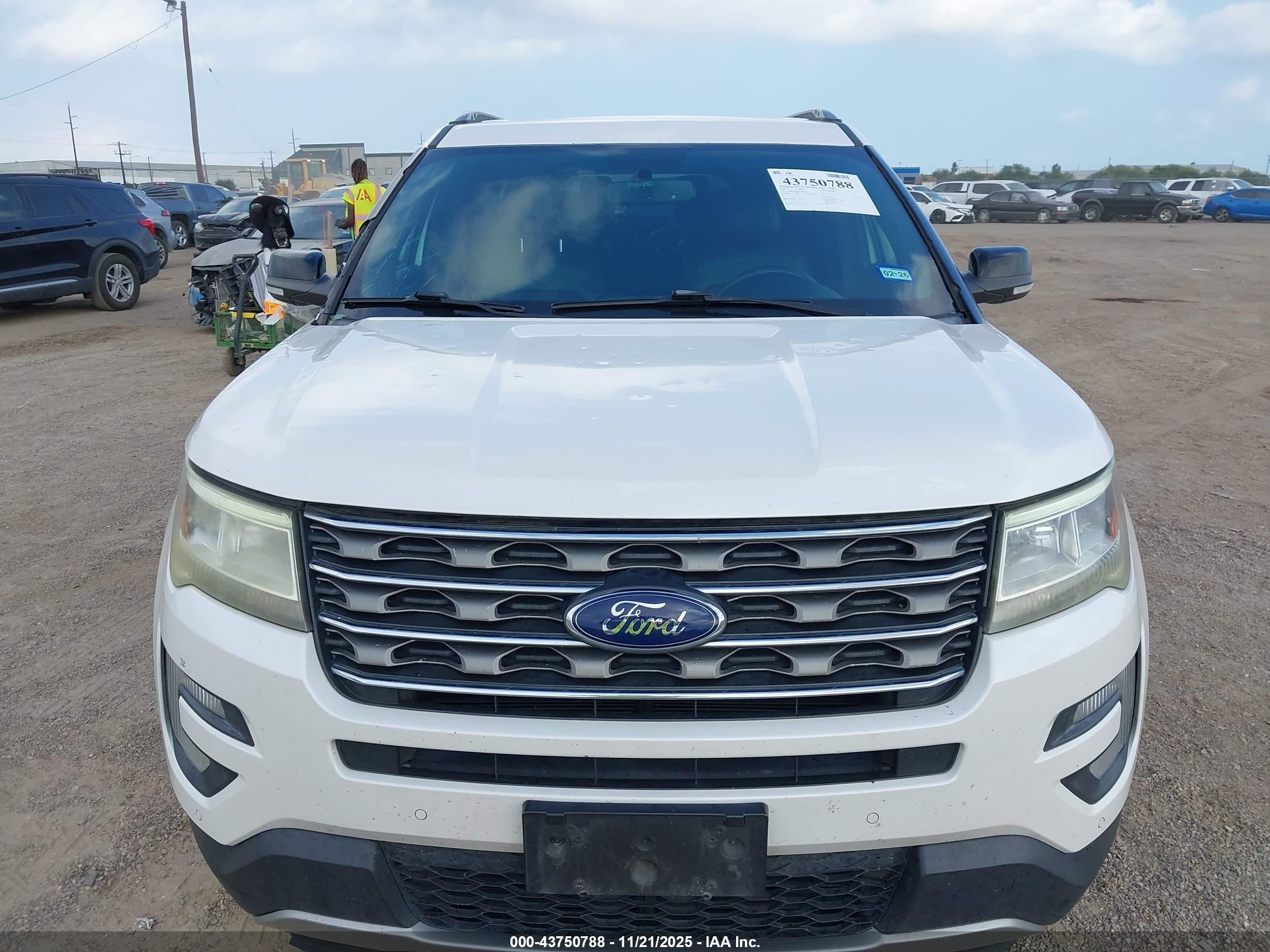 FORD EXPLORER image 6