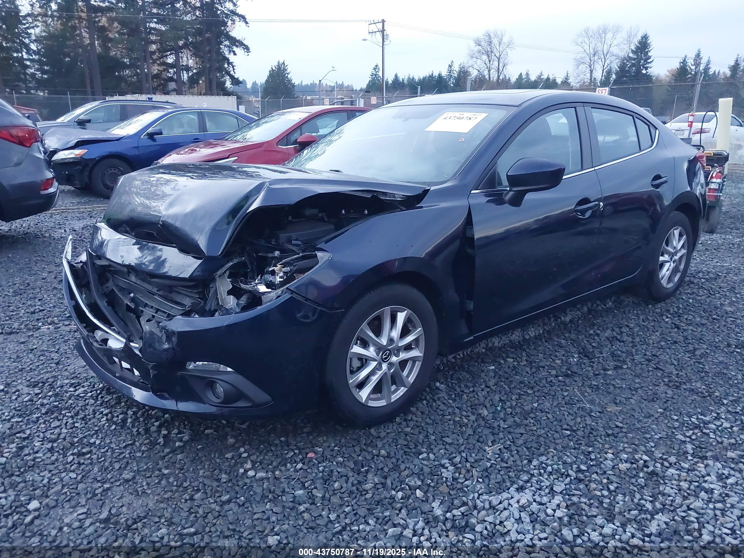 MAZDA MAZDA3 image 2