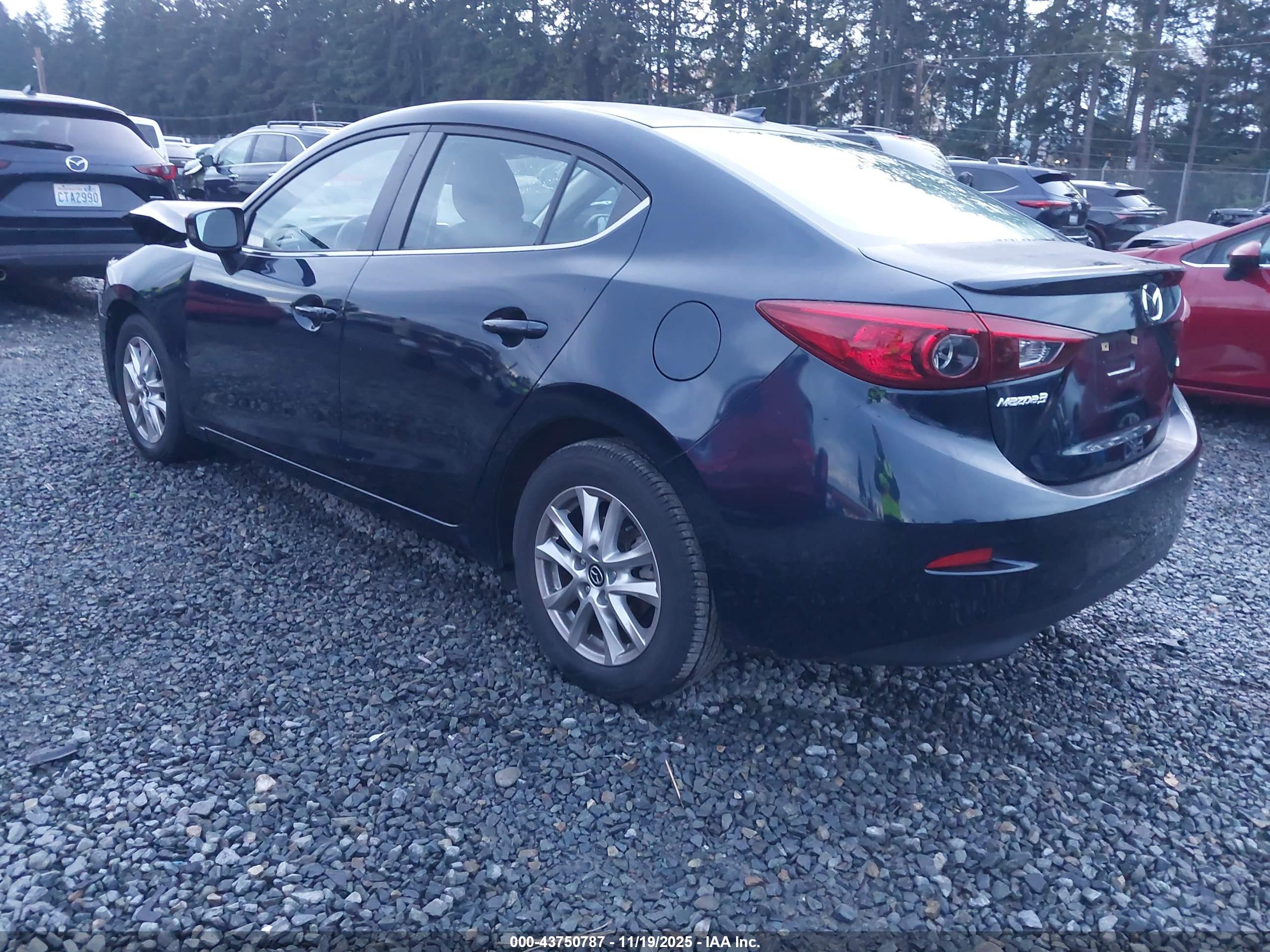 MAZDA MAZDA3 image 3