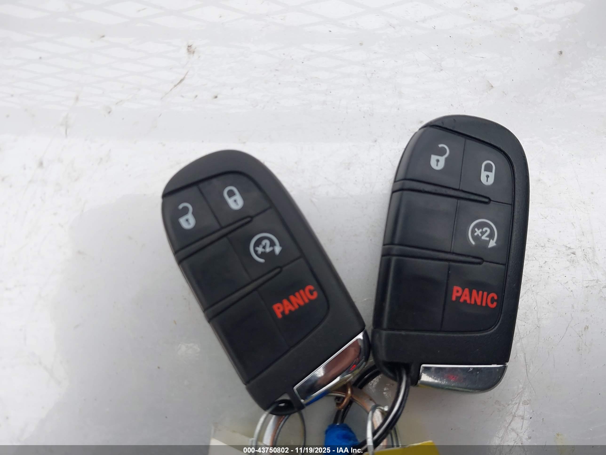 JEEP RENEGADE image 11