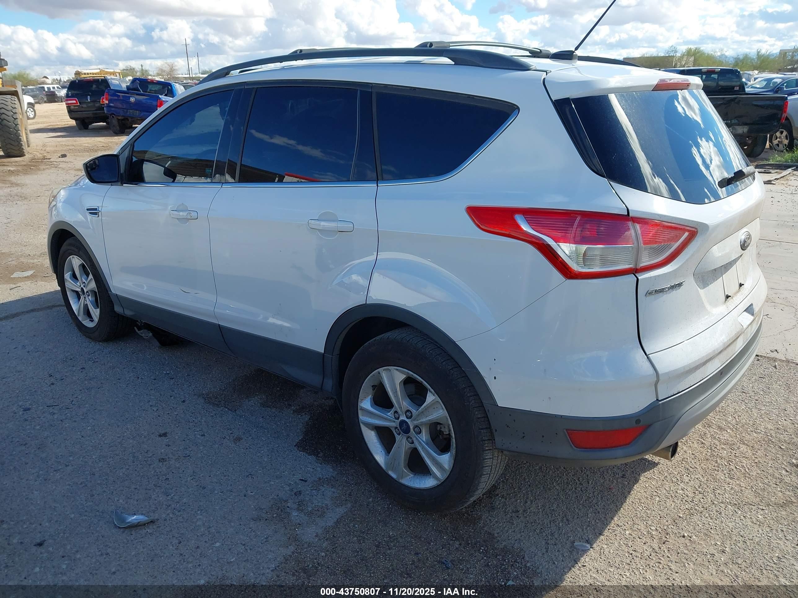 FORD ESCAPE image 3