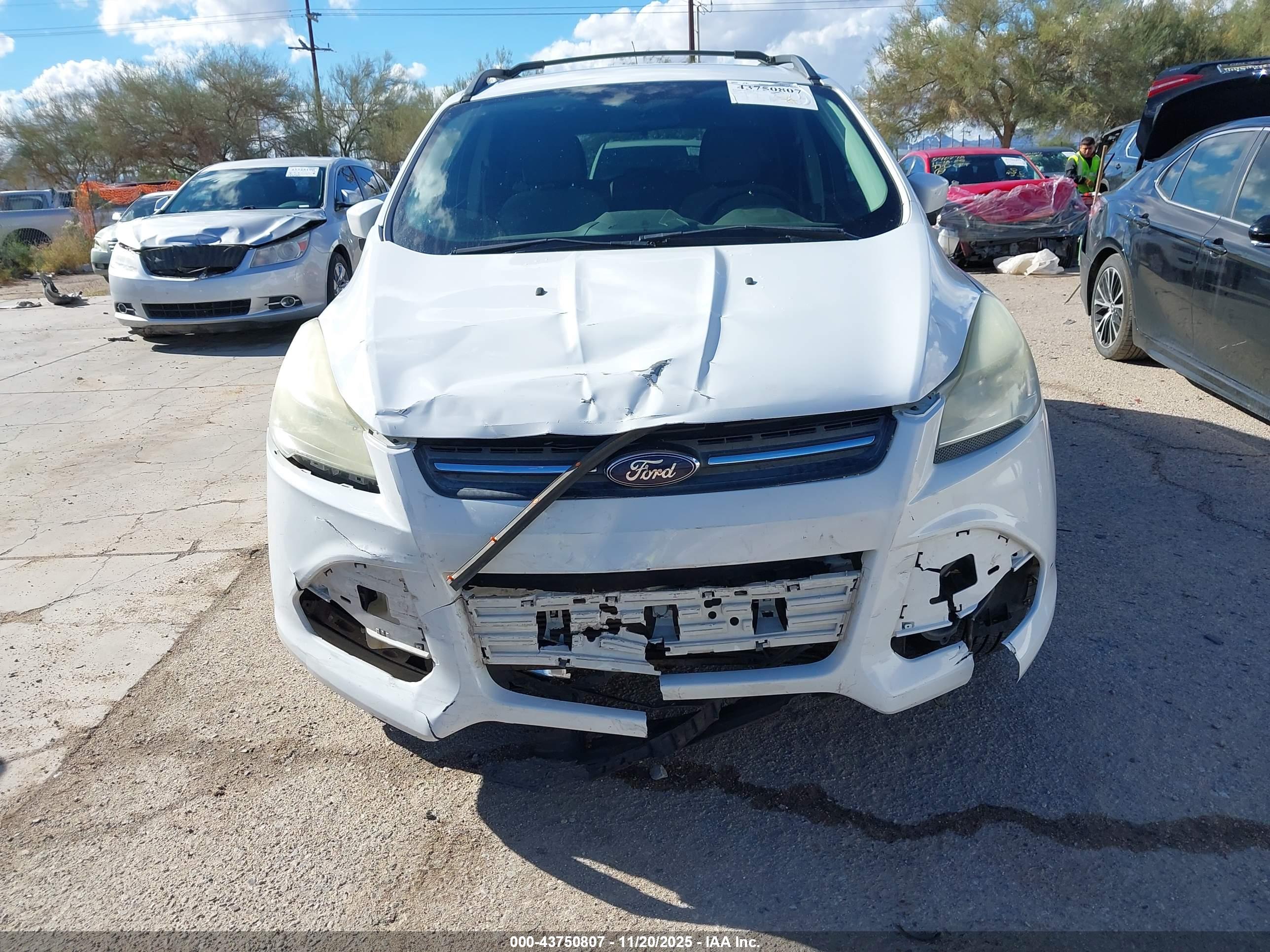 FORD ESCAPE image 6
