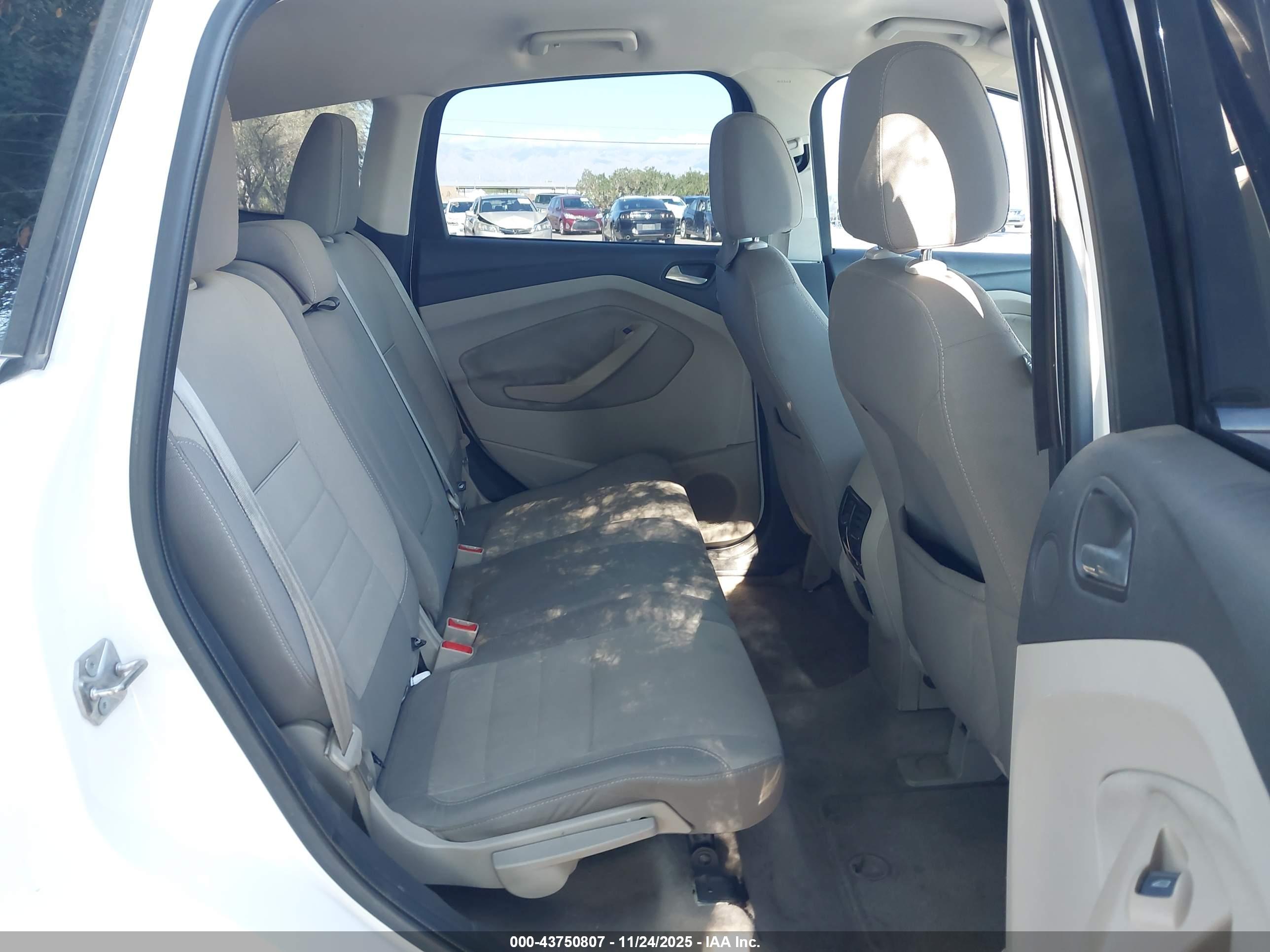 FORD ESCAPE image 8