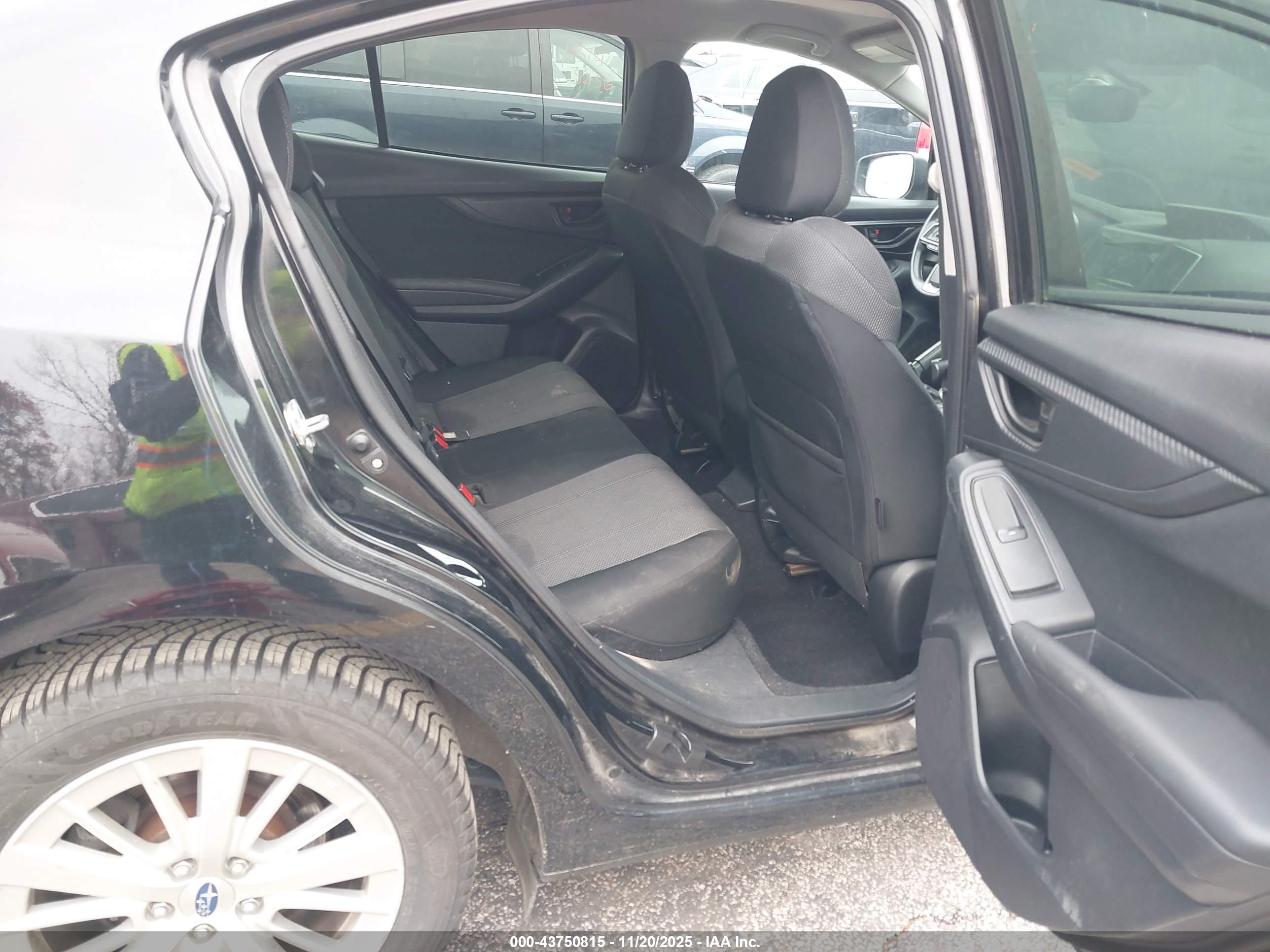 SUBARU IMPREZA image 8