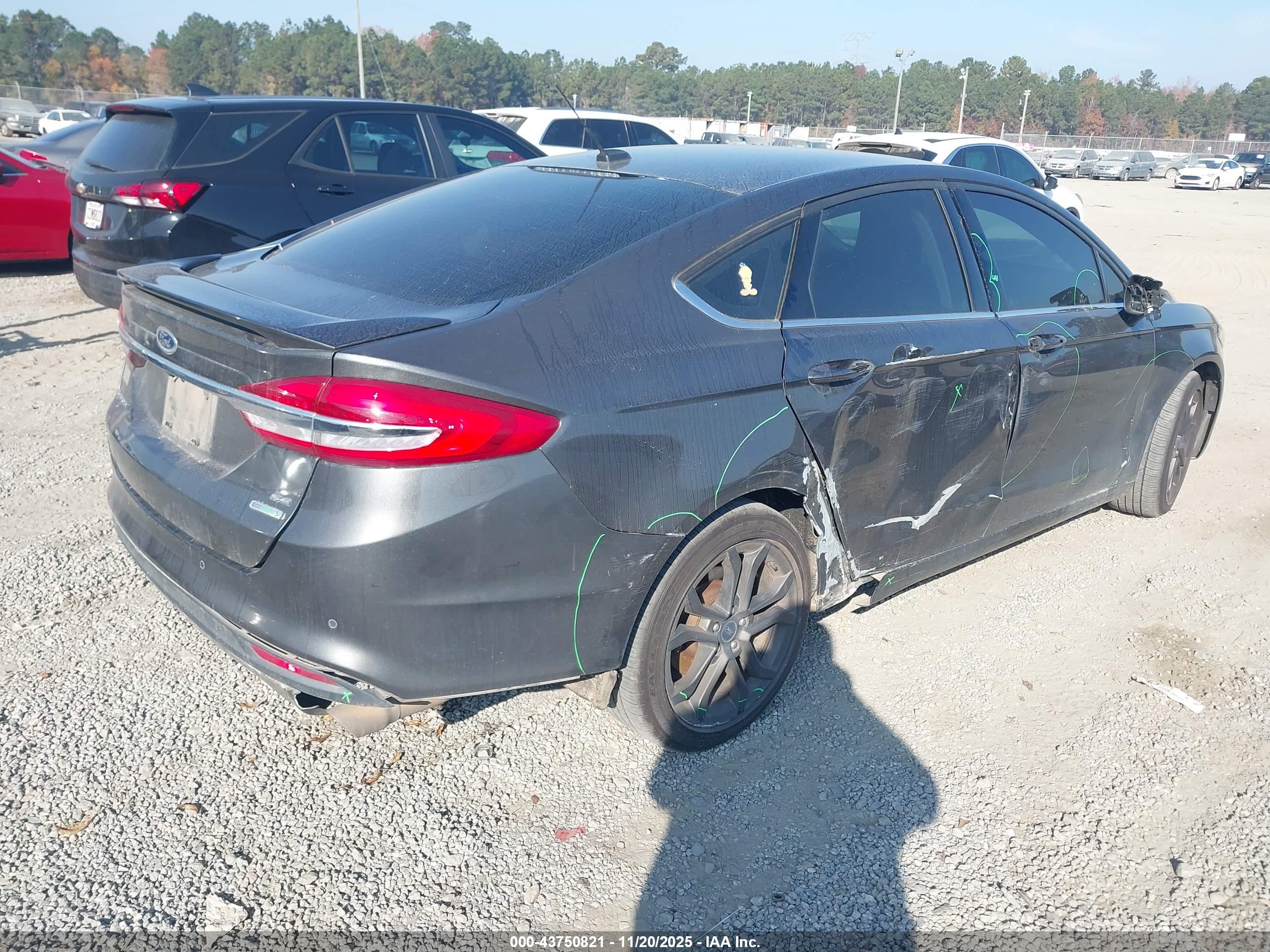 FORD FUSION image 4