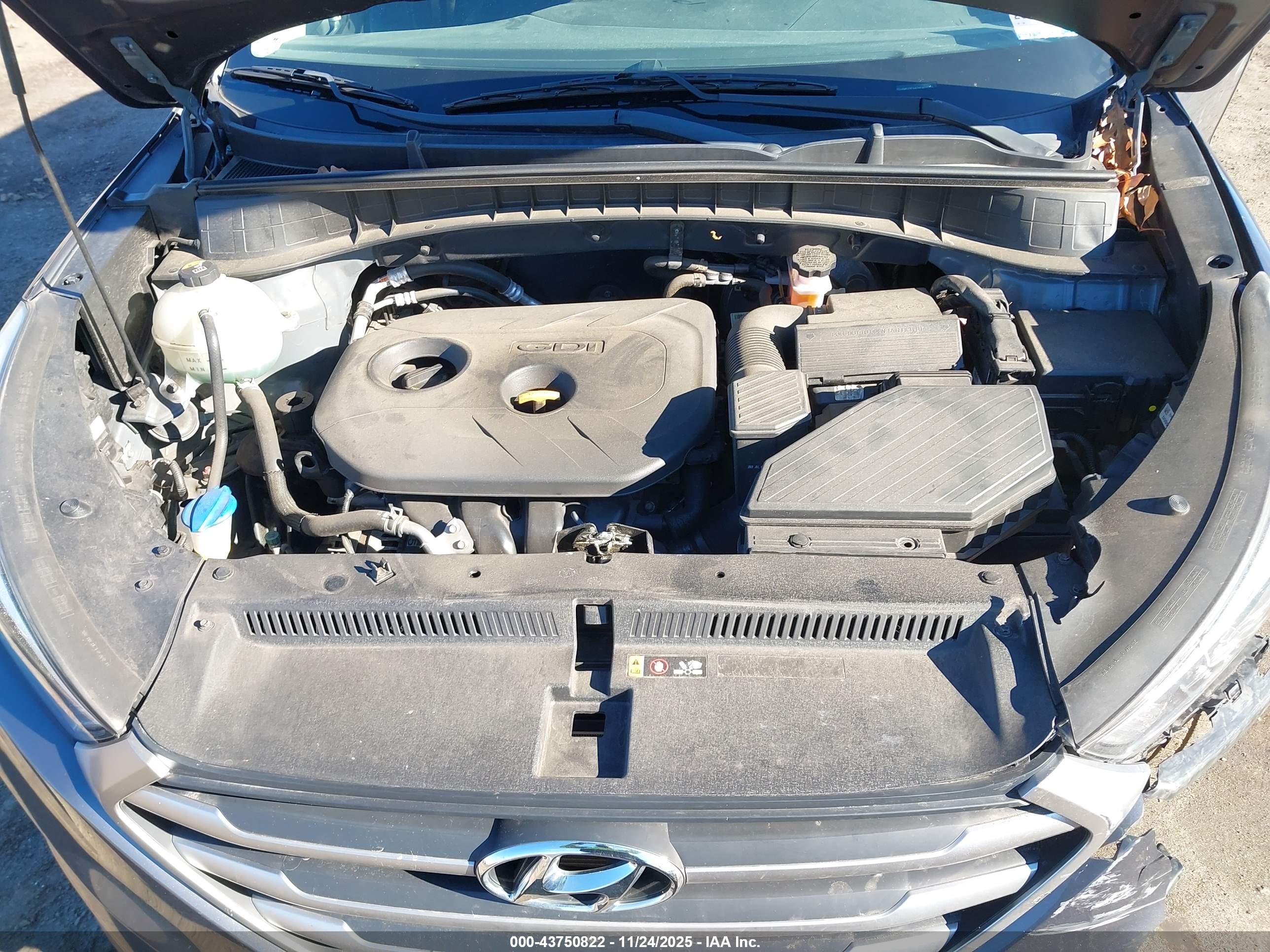 HYUNDAI TUCSON image 10