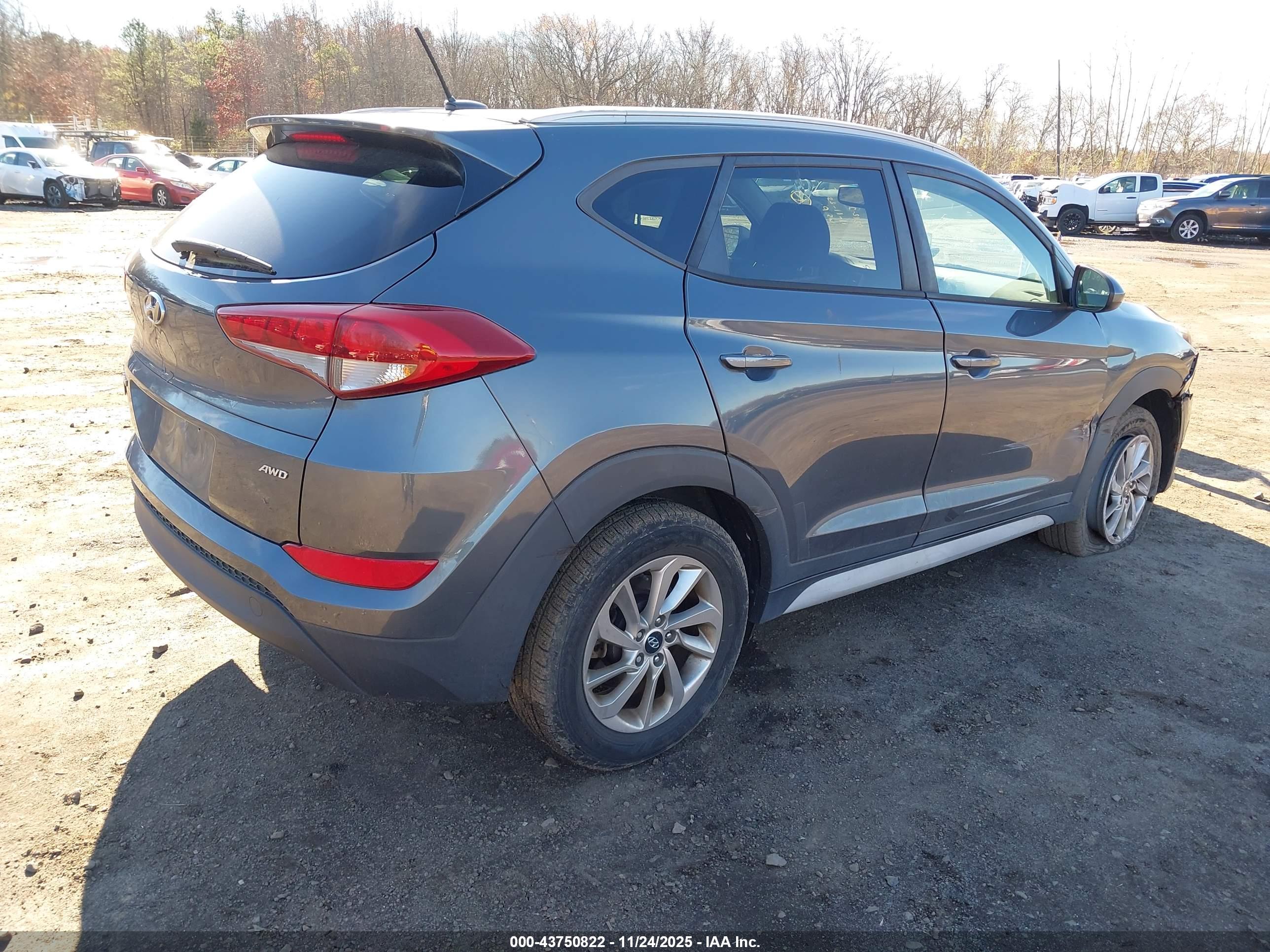 HYUNDAI TUCSON image 4