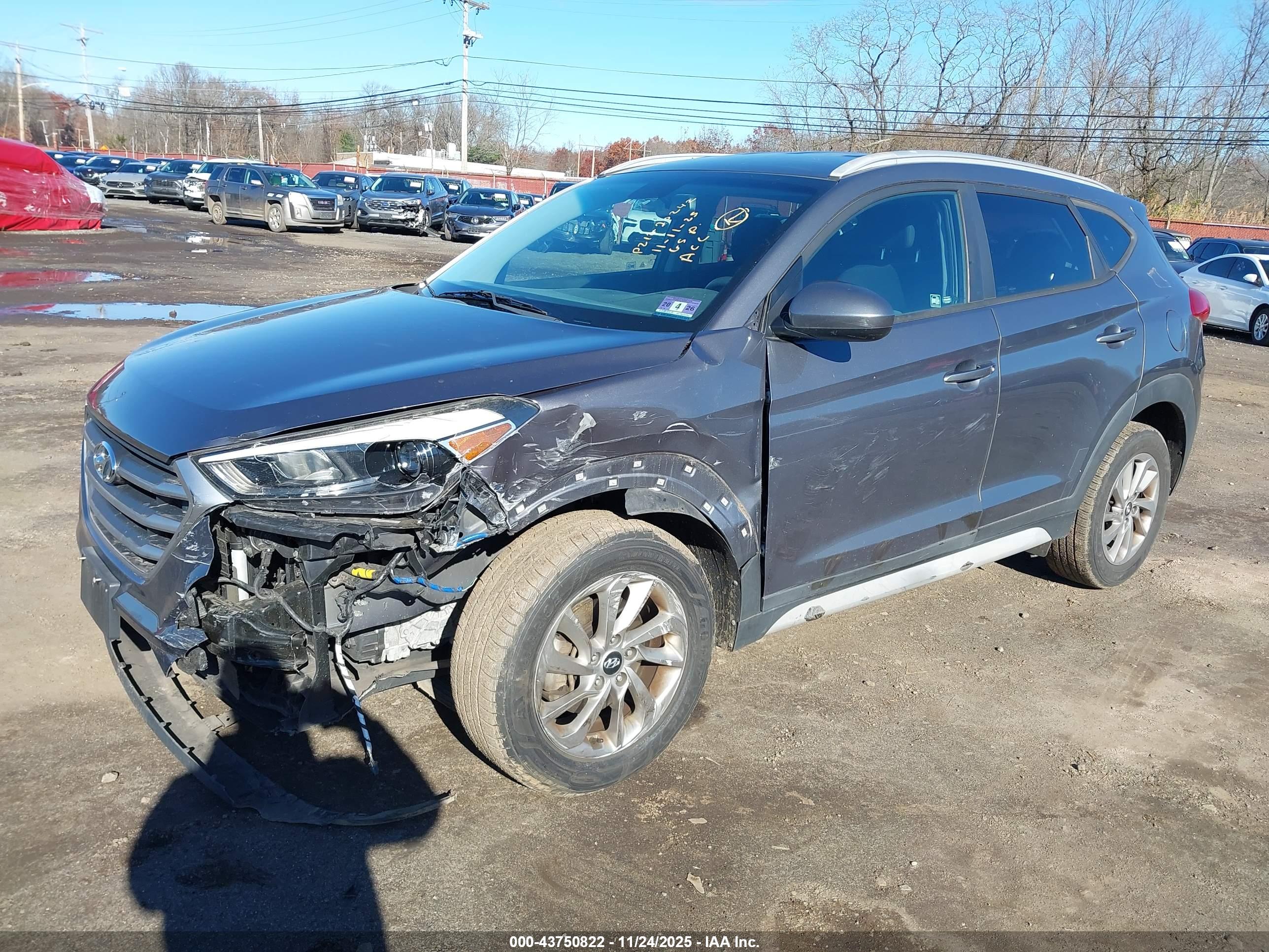 HYUNDAI TUCSON image 6