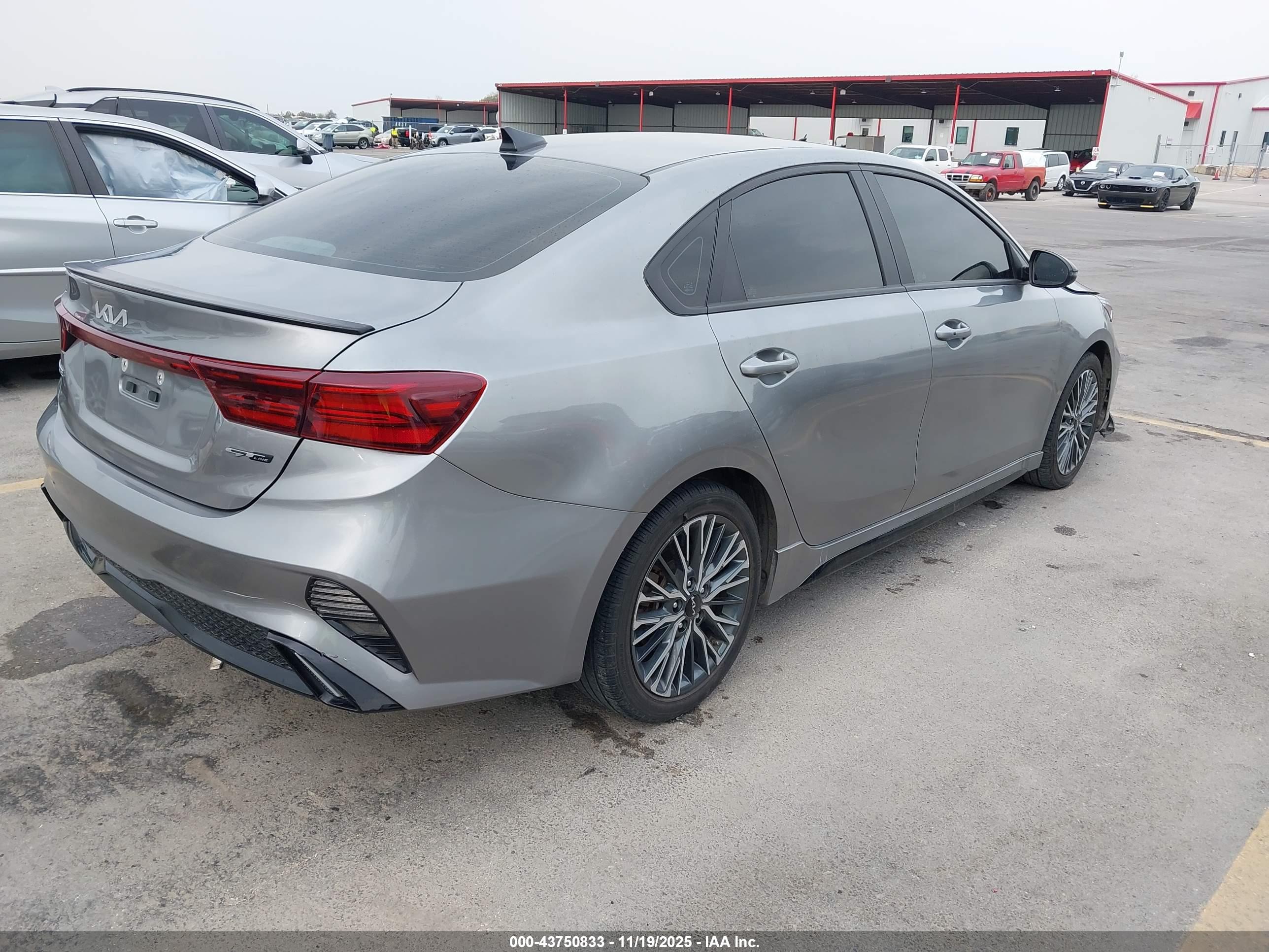 KIA FORTE image 4