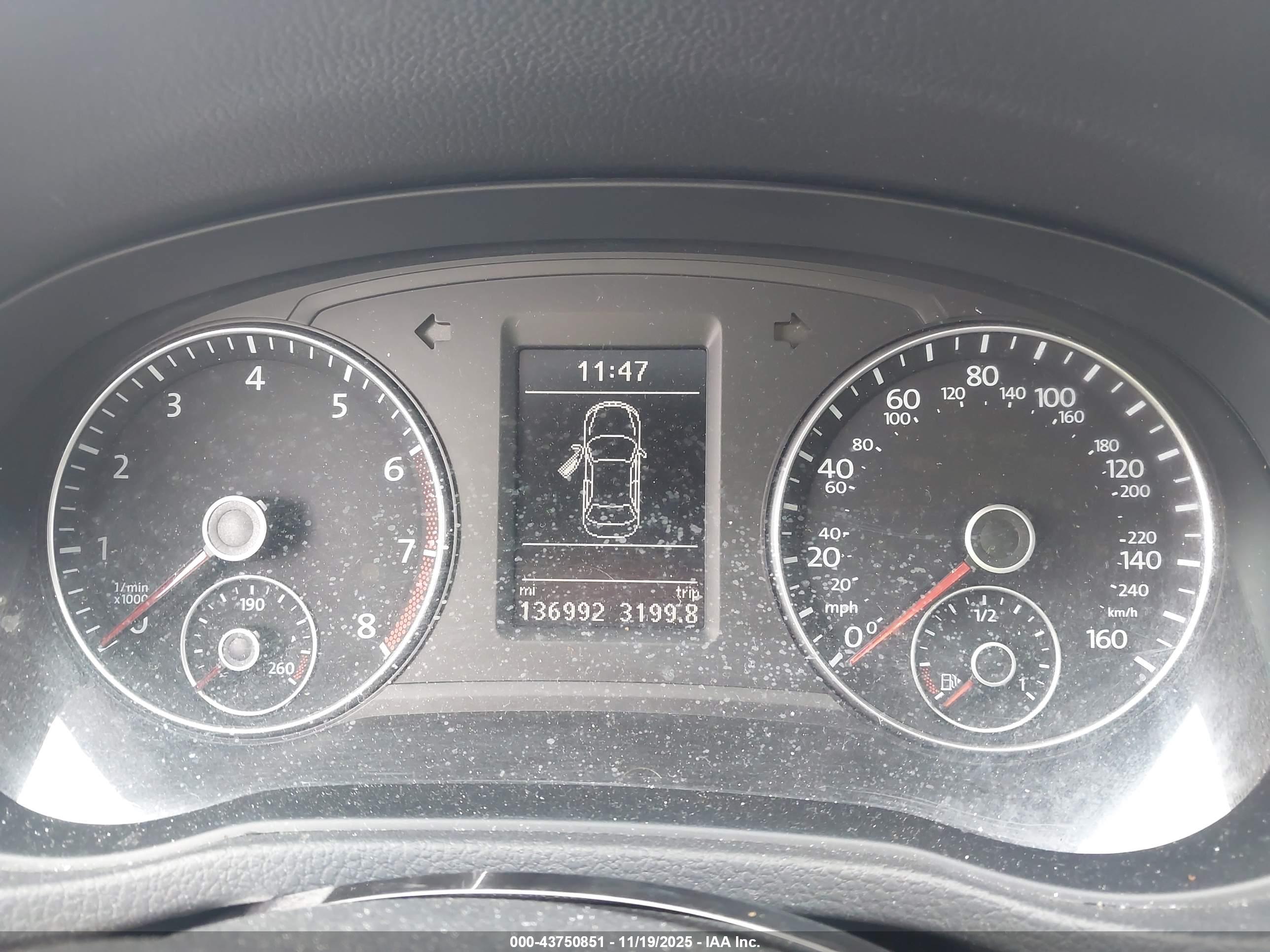 VOLKSWAGEN PASSAT image 7