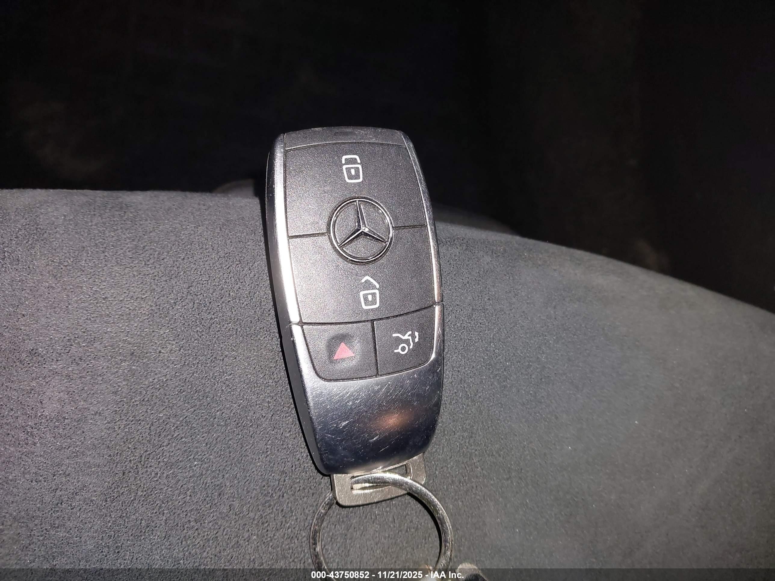 MERCEDES-BENZ CLA image 11