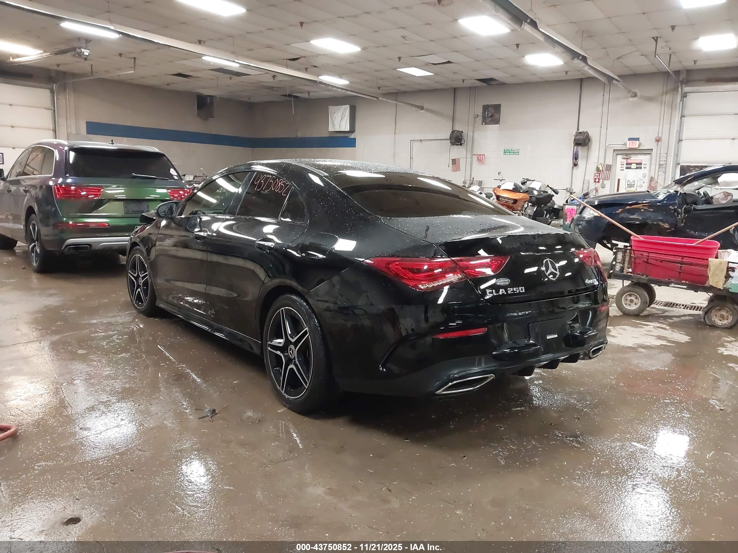 MERCEDES-BENZ CLA image 3