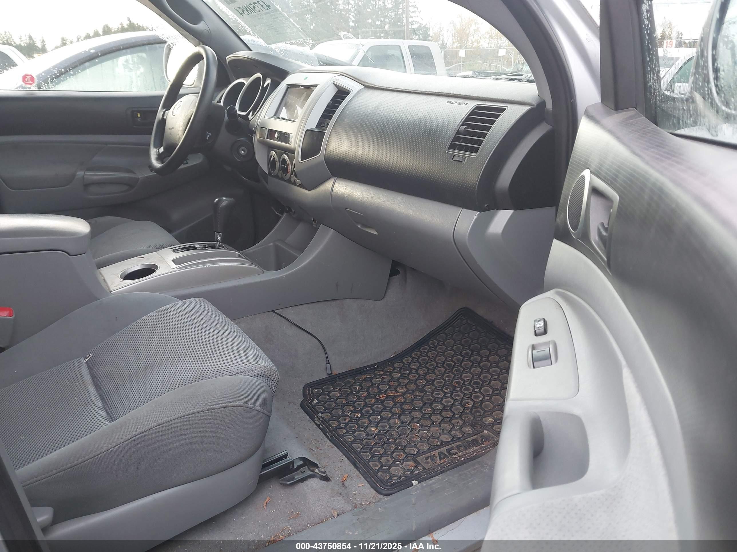 TOYOTA TACOMA image 5