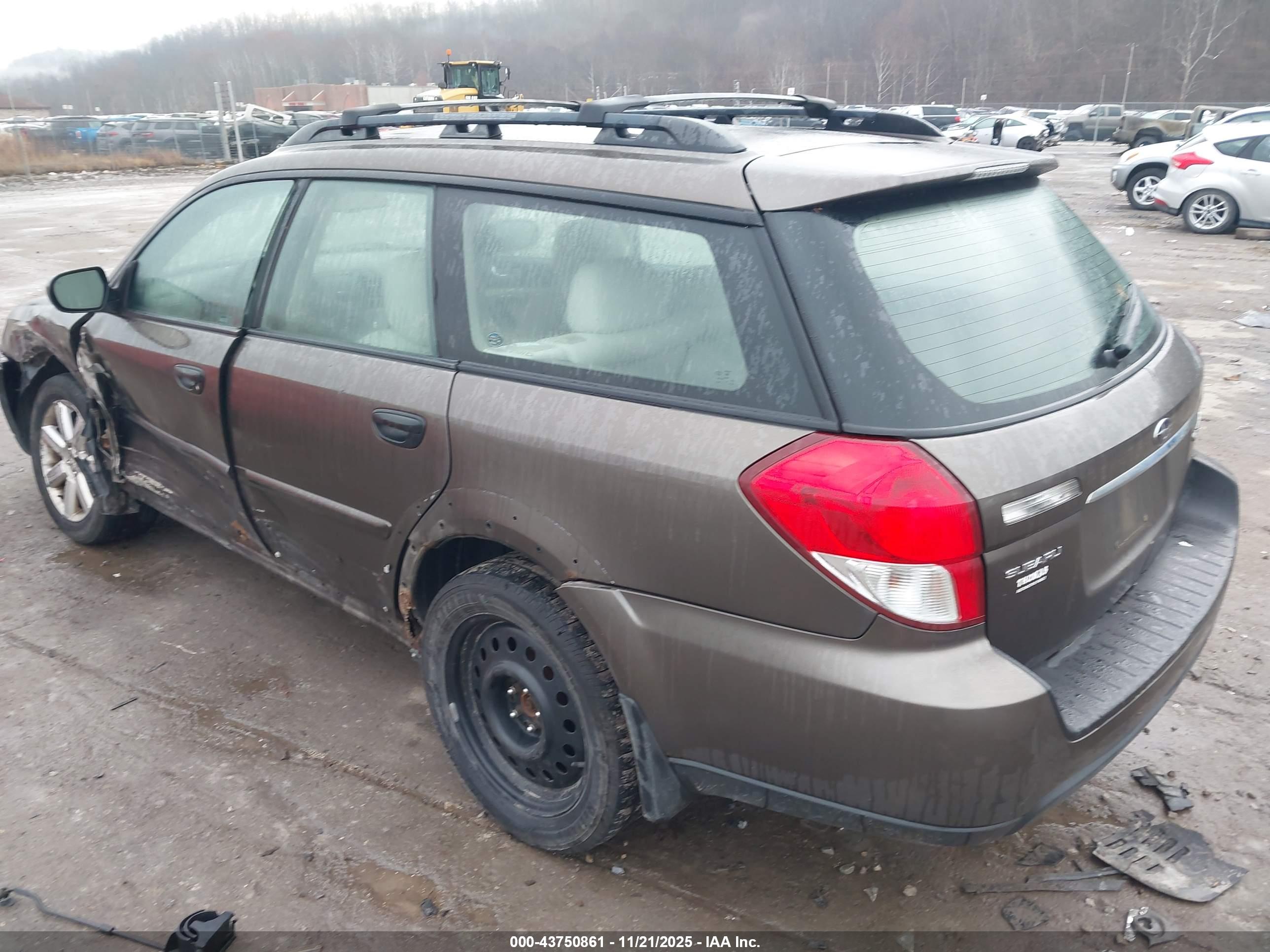 SUBARU OUTBACK image 3