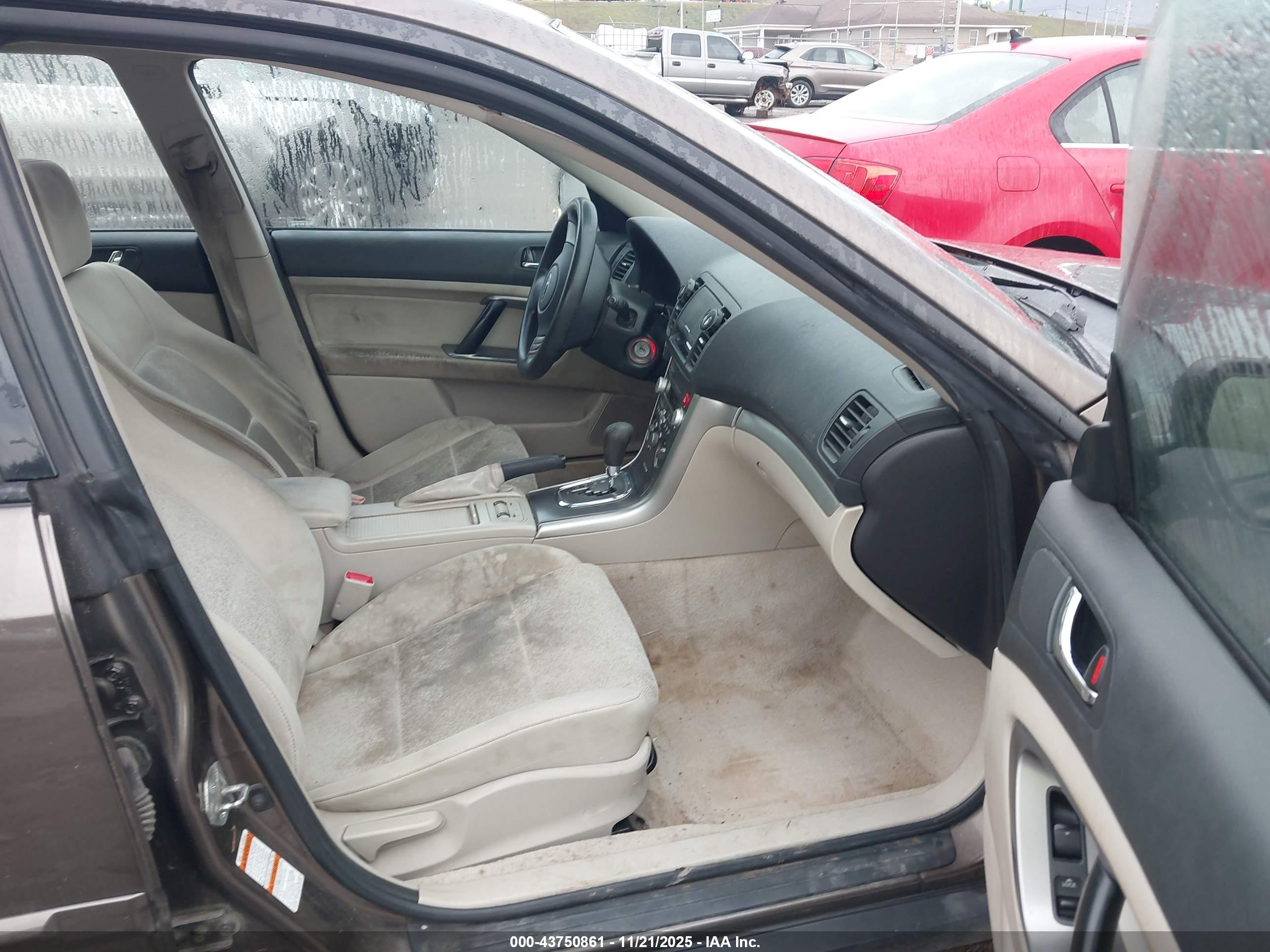 SUBARU OUTBACK image 5