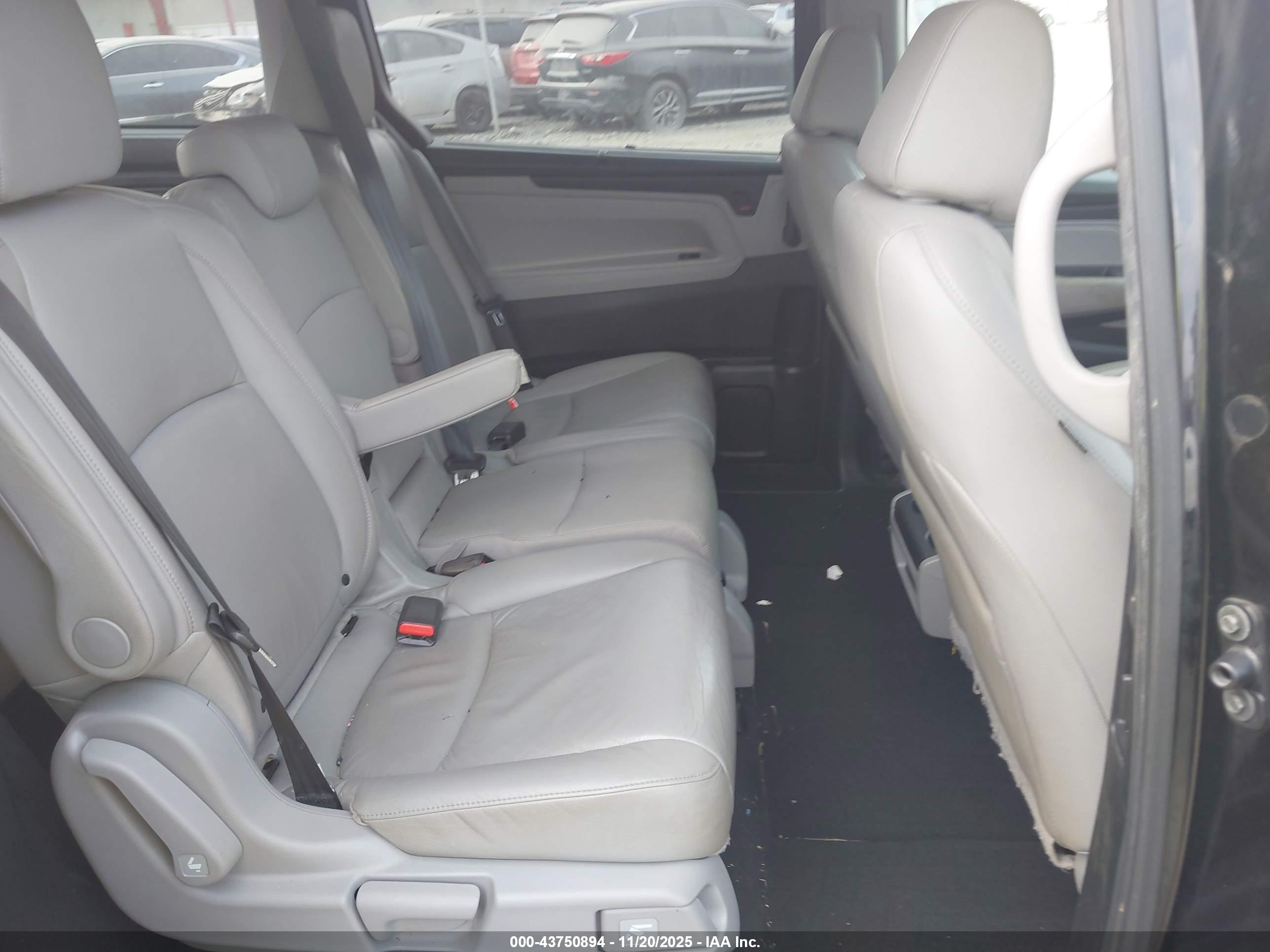 HONDA ODYSSEY image 8