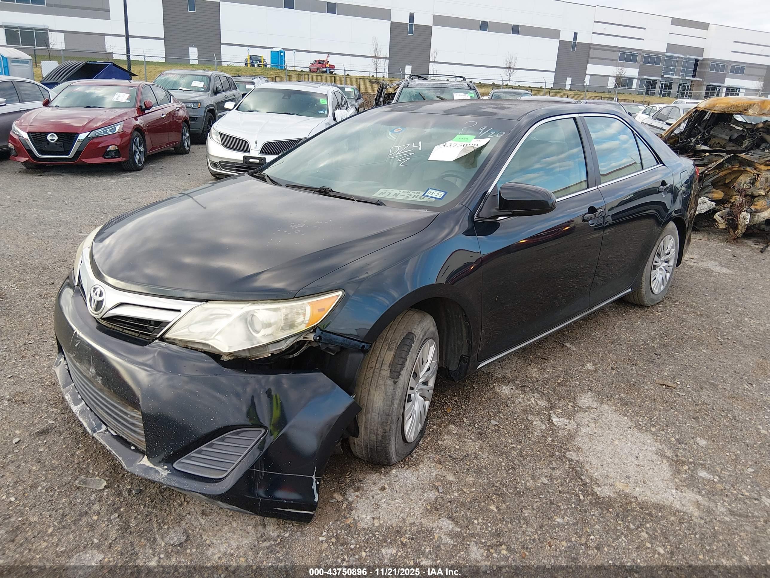 TOYOTA CAMRY image 2