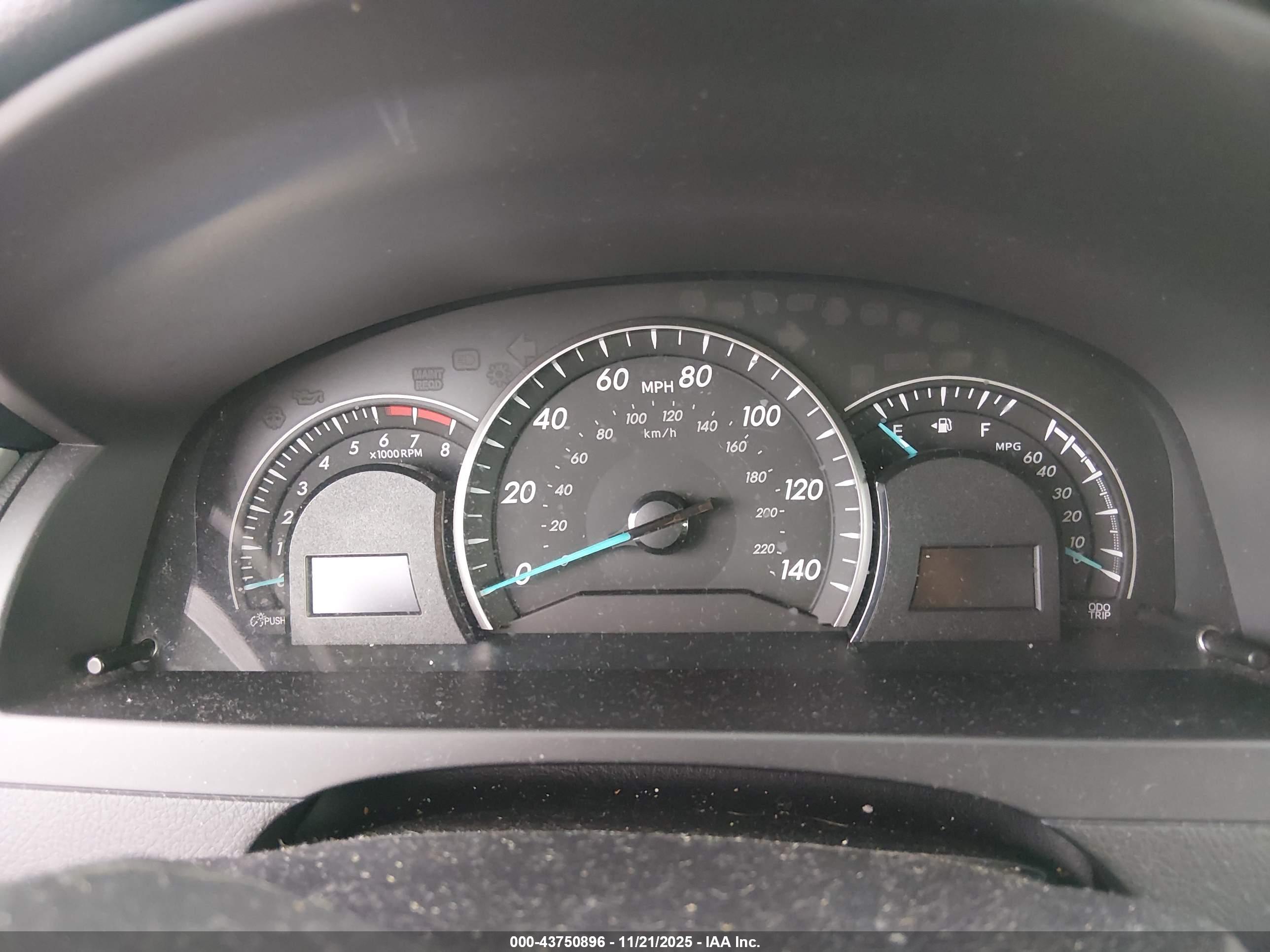 TOYOTA CAMRY image 7