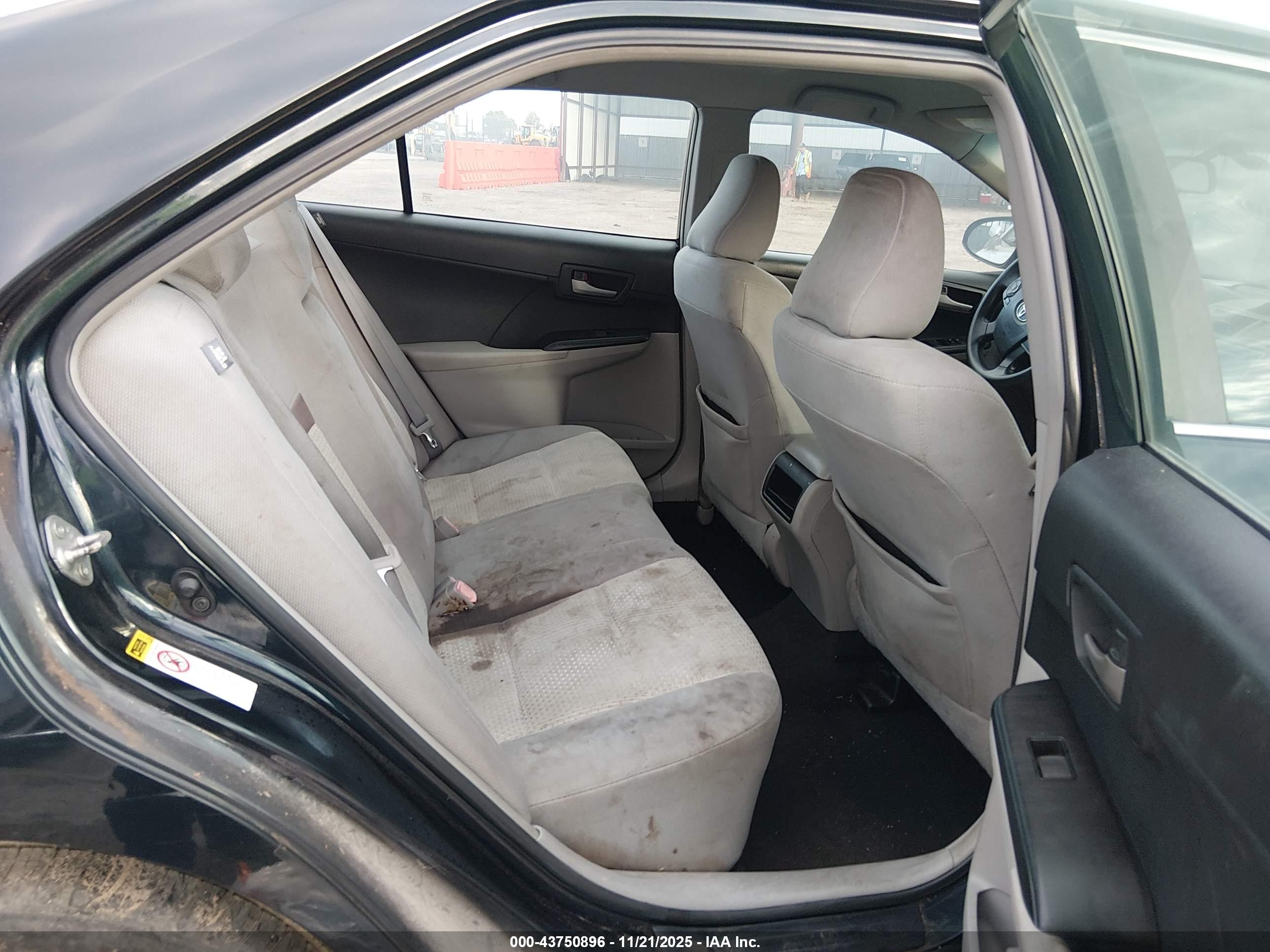 TOYOTA CAMRY image 8