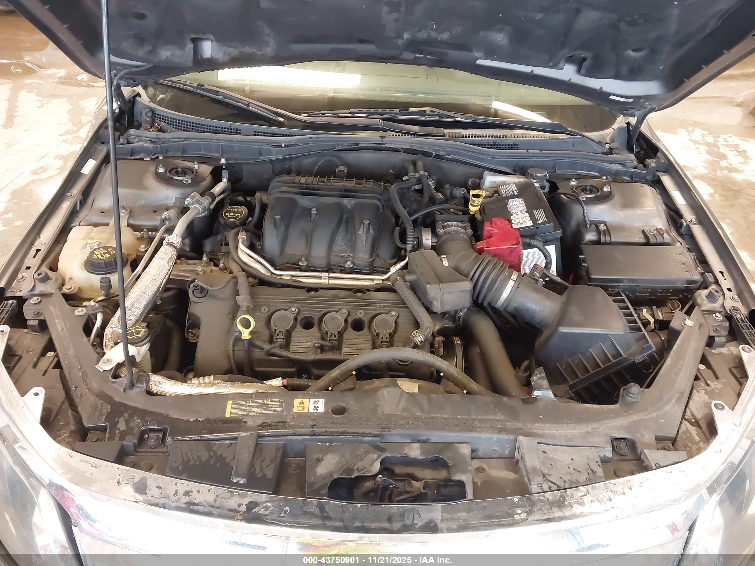 FORD FUSION image 10