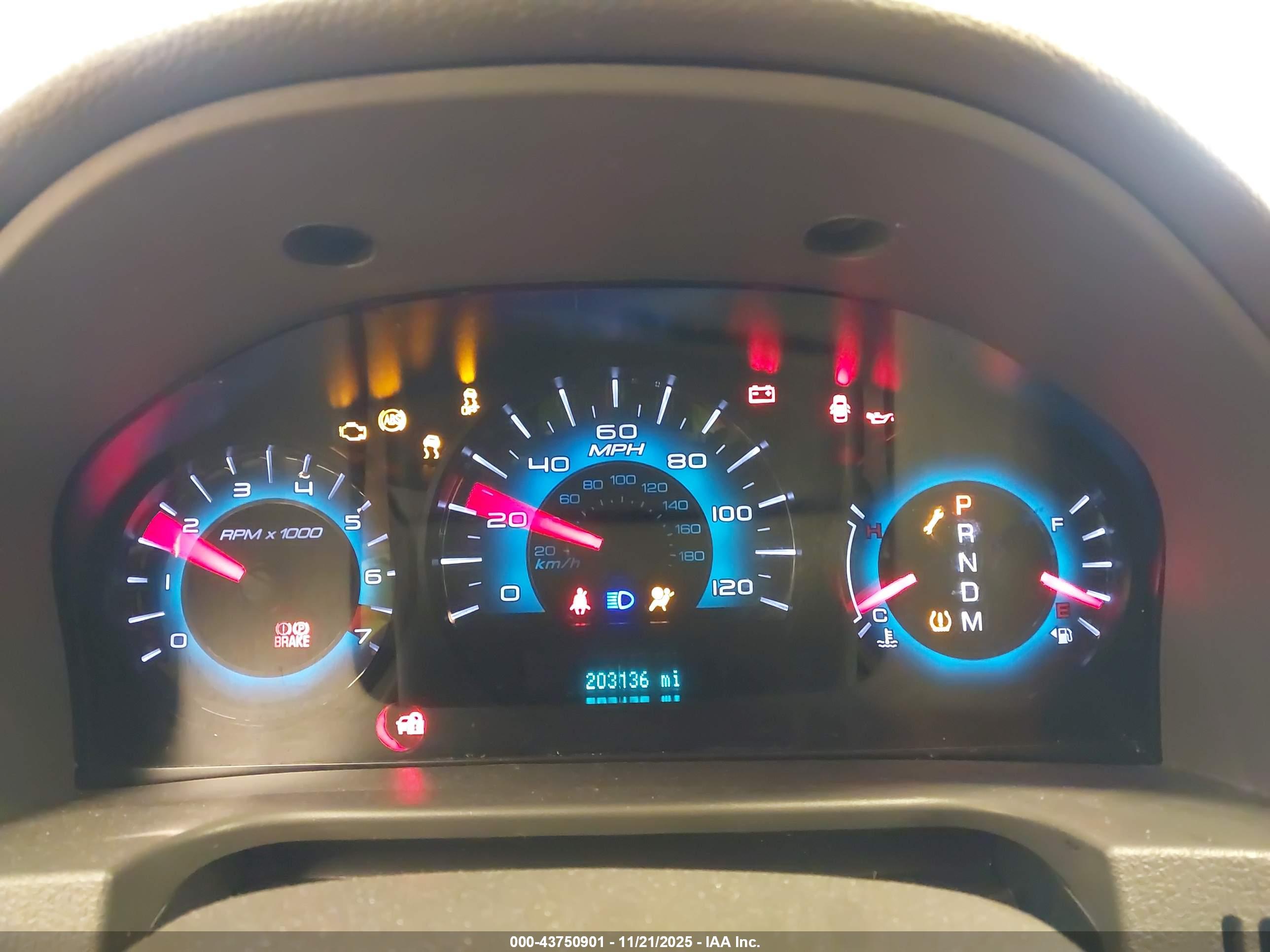 FORD FUSION image 7