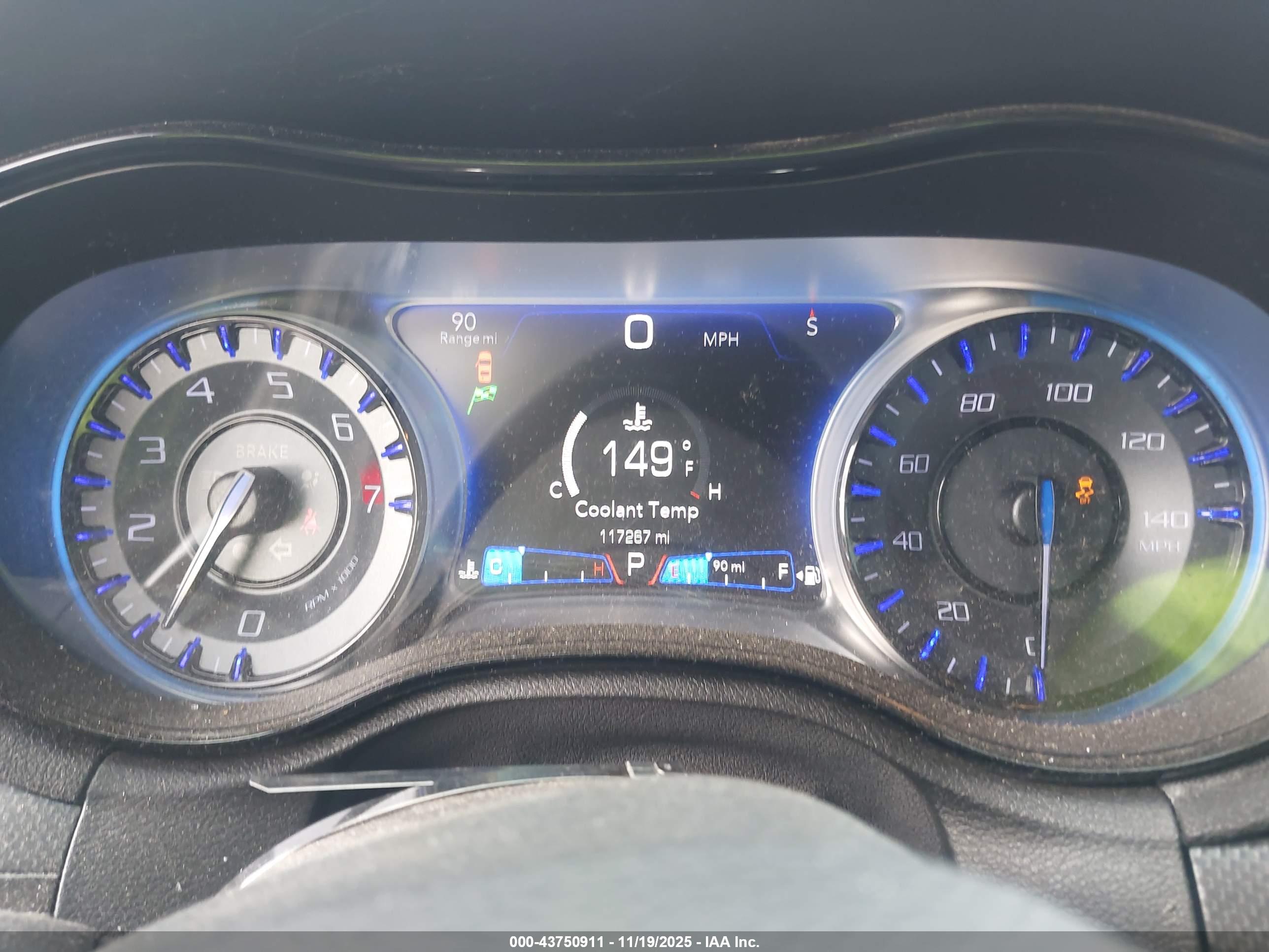 CHRYSLER 300 image 7