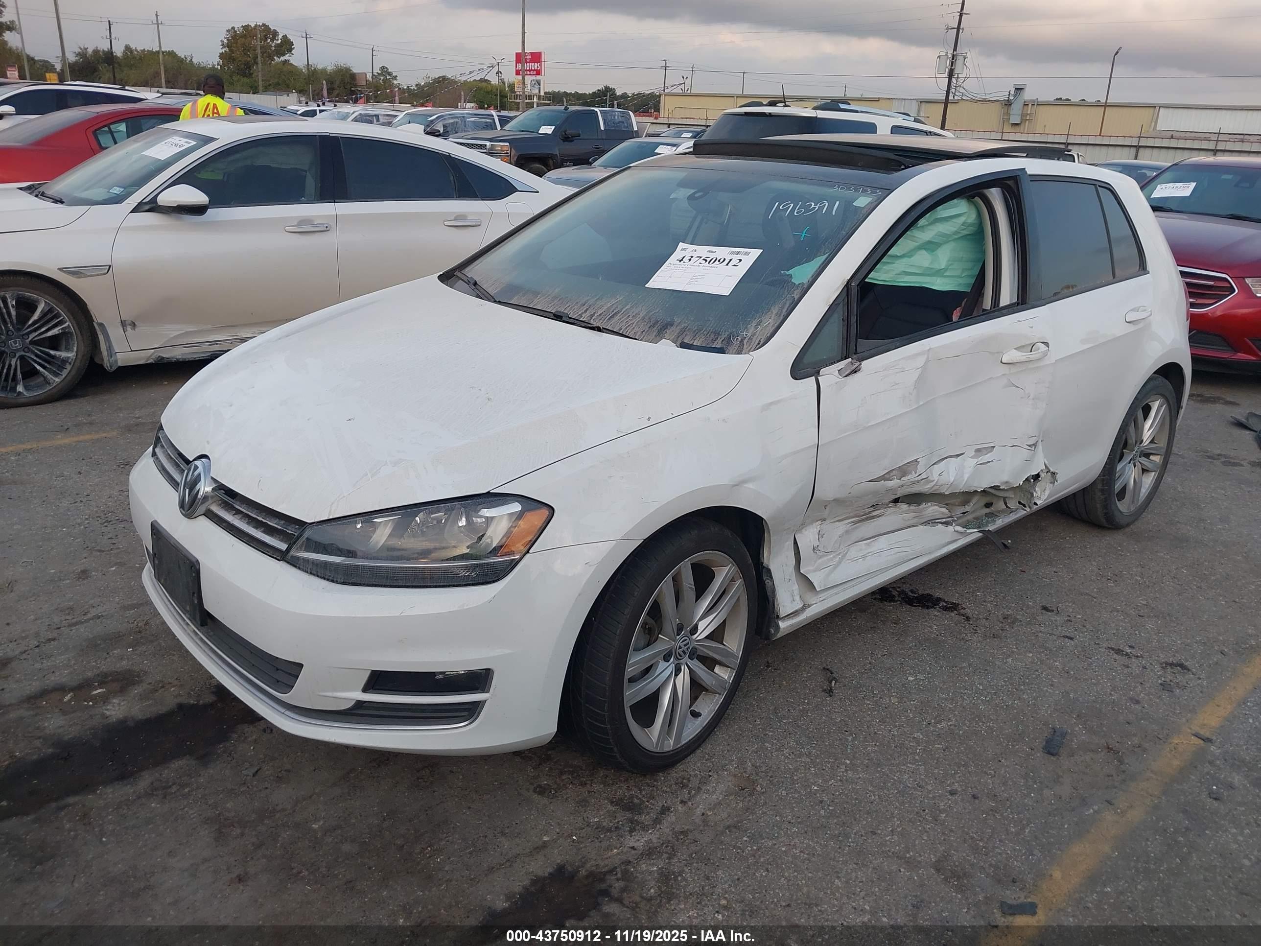 VOLKSWAGEN GOLF image 2