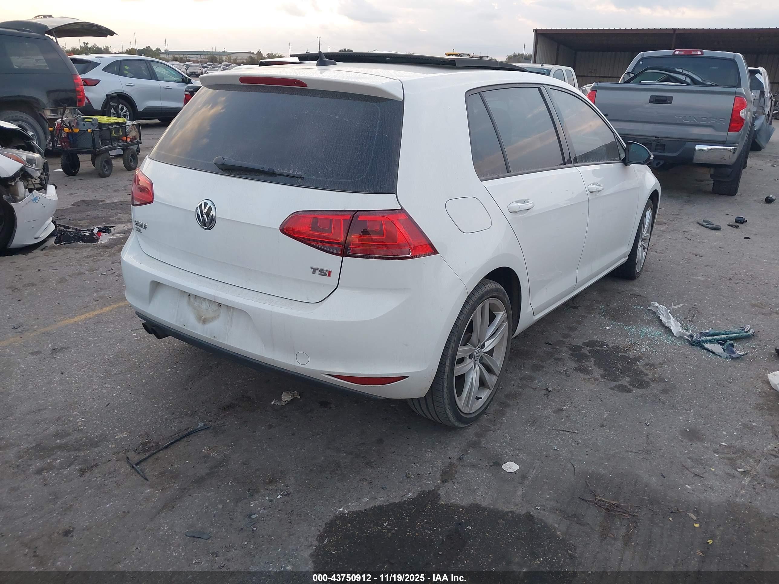 VOLKSWAGEN GOLF image 4