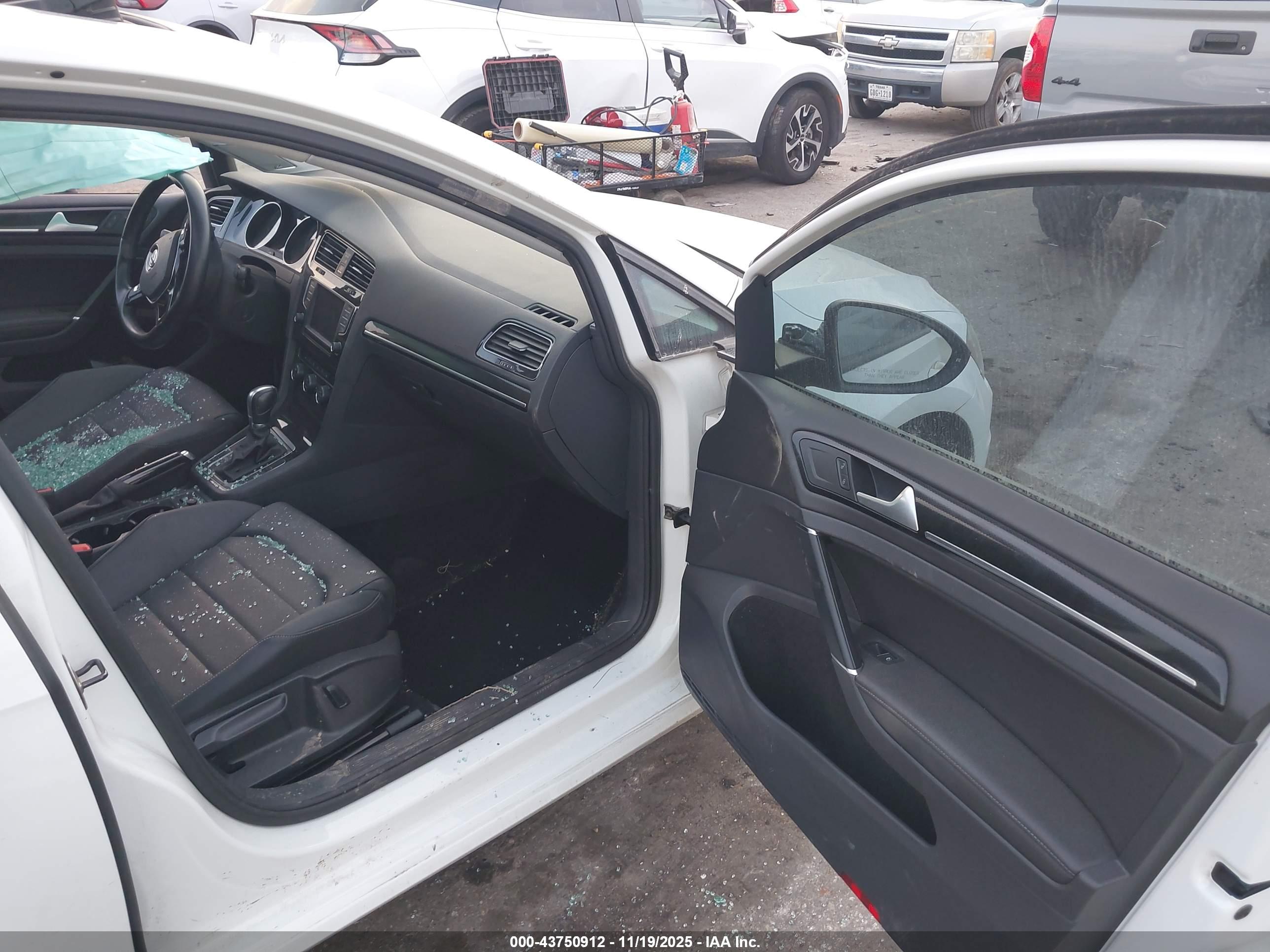 VOLKSWAGEN GOLF image 5