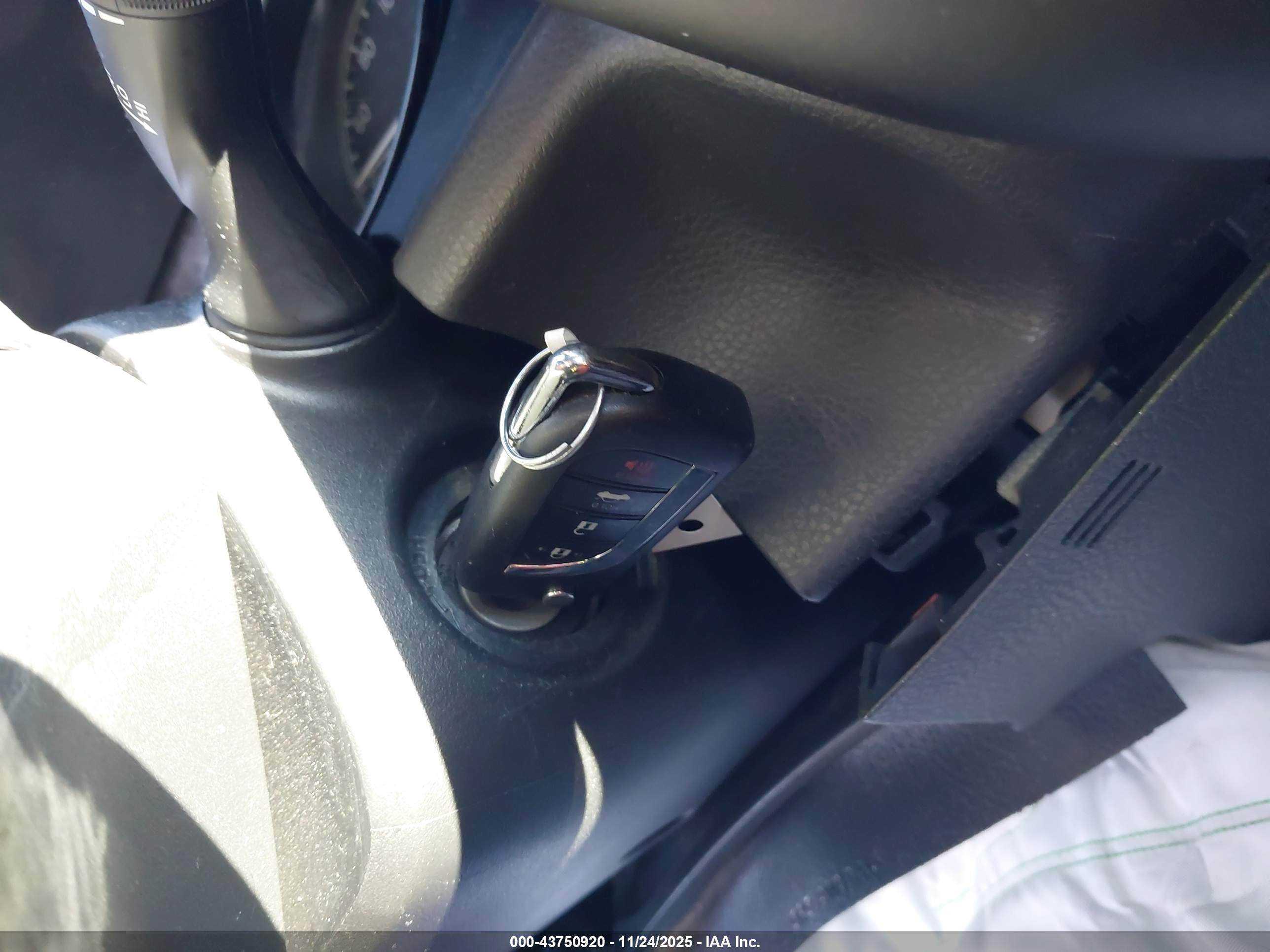 TOYOTA CAMRY image 11