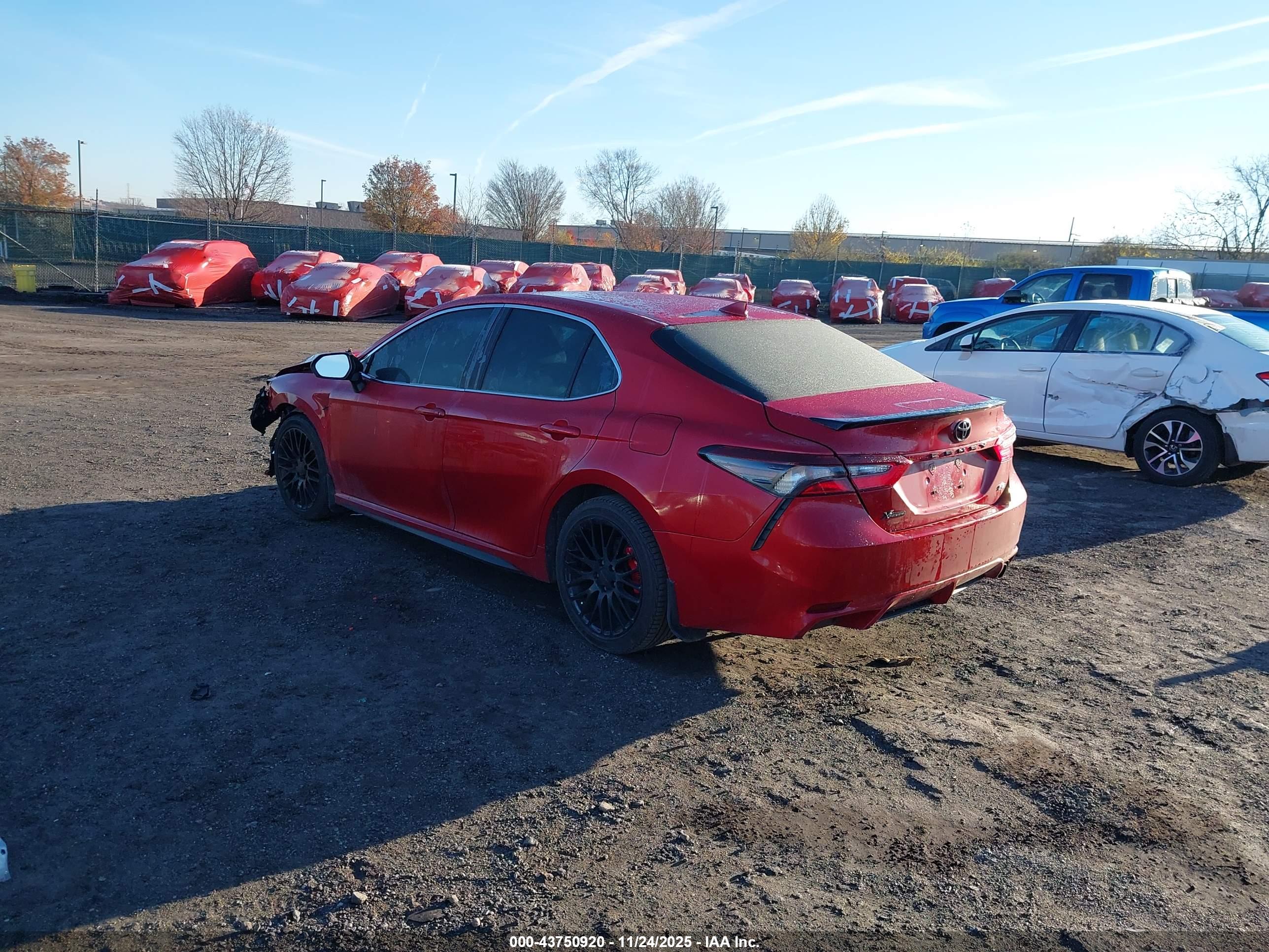 TOYOTA CAMRY image 3