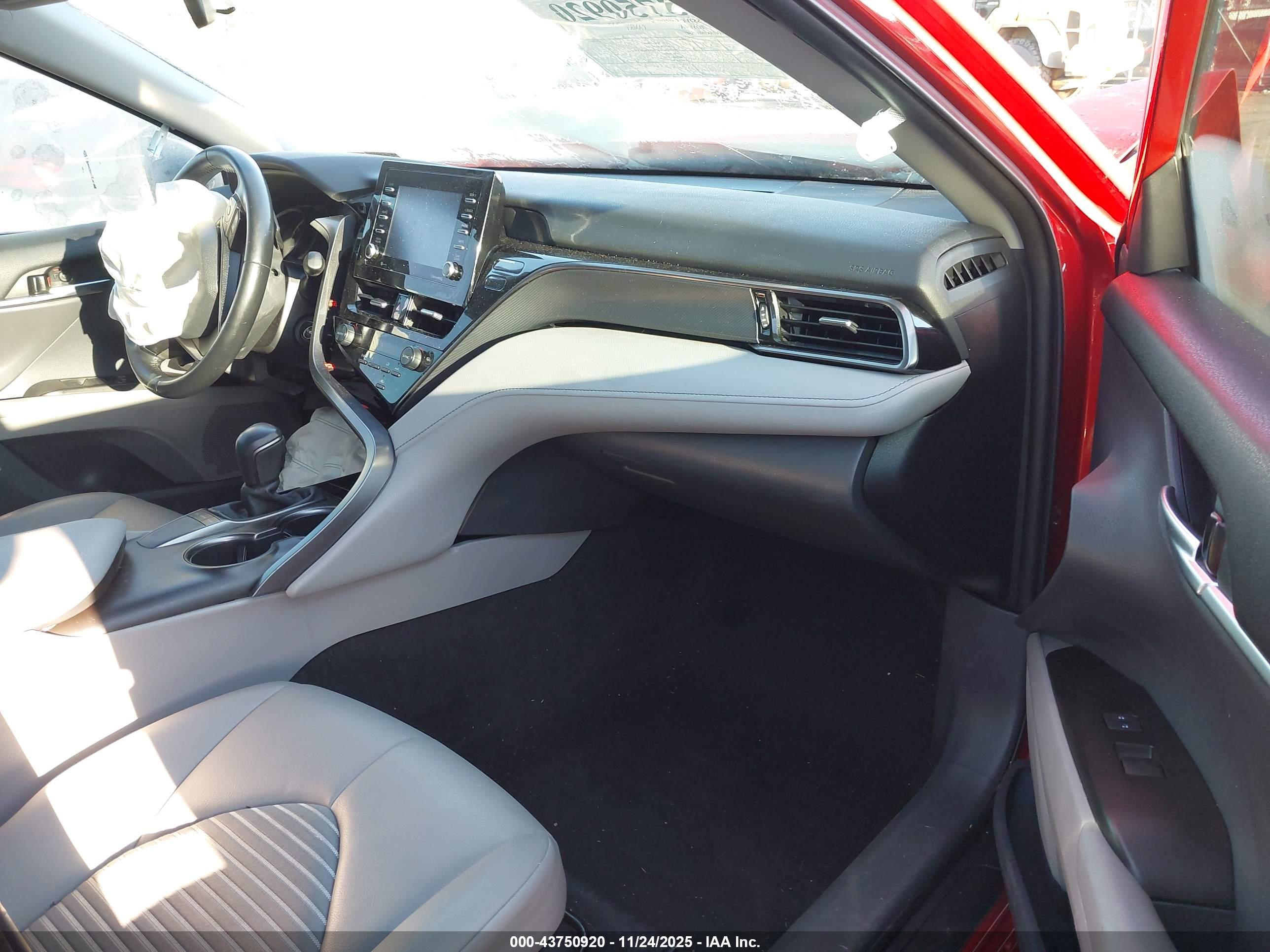 TOYOTA CAMRY image 5