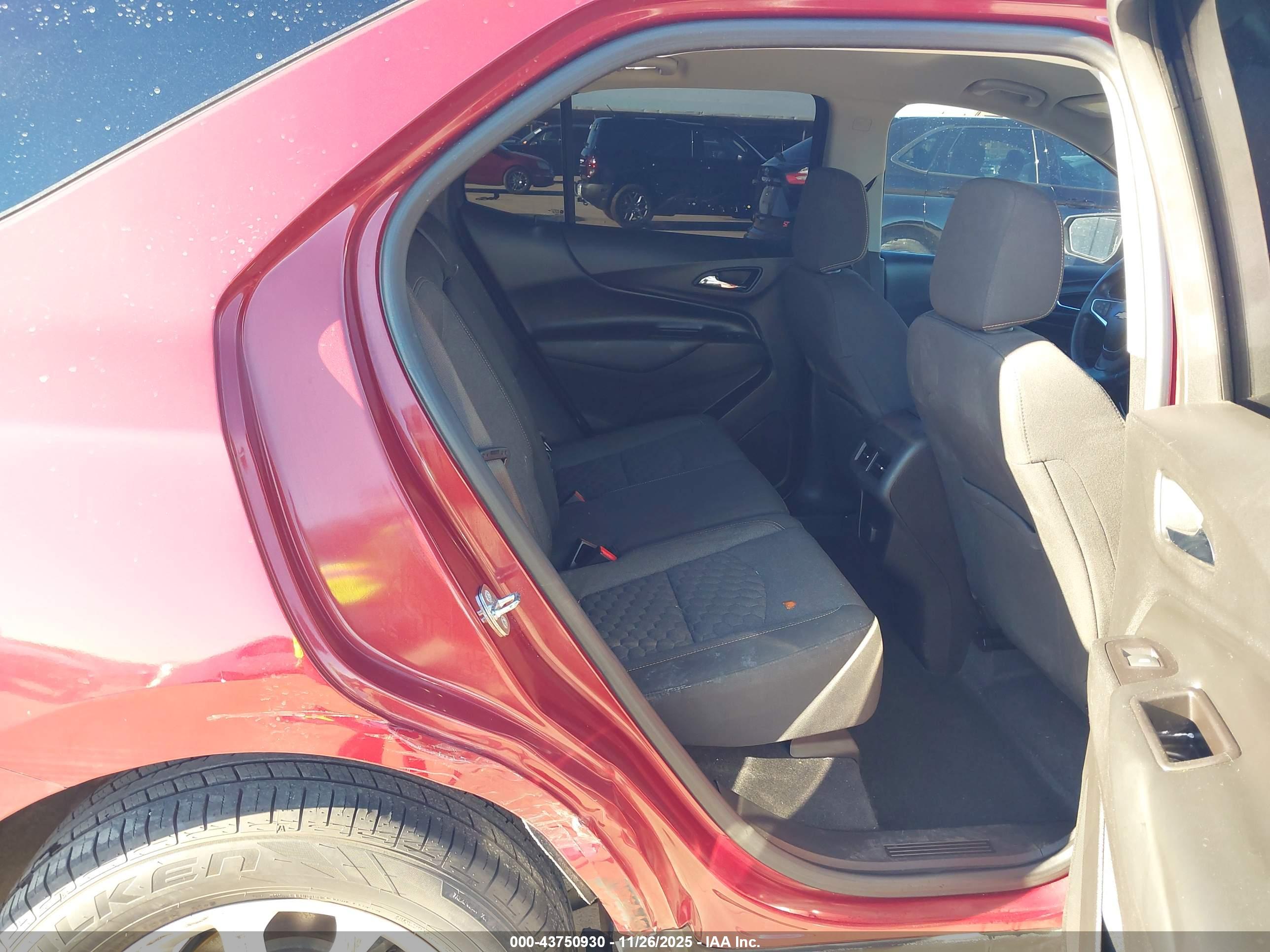 CHEVROLET EQUINOX image 8