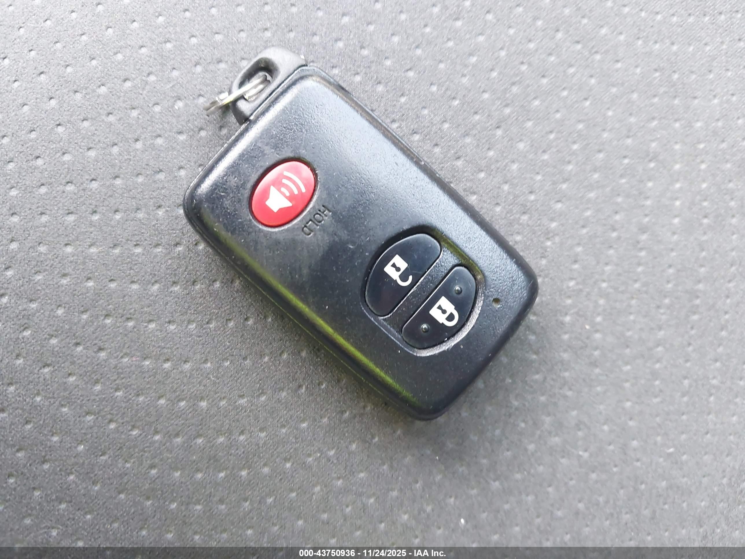 TOYOTA PRIUS image 11