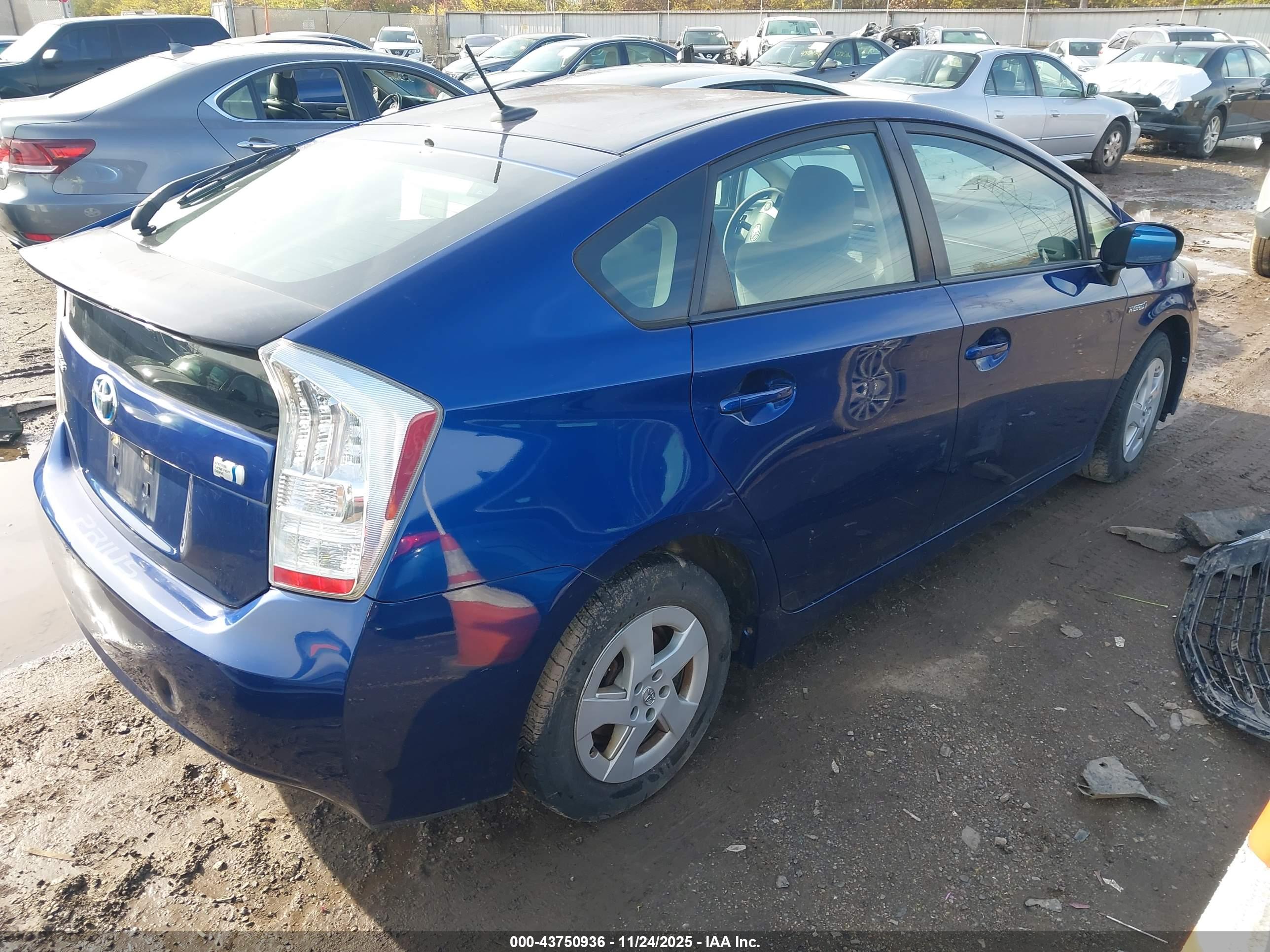 TOYOTA PRIUS image 4
