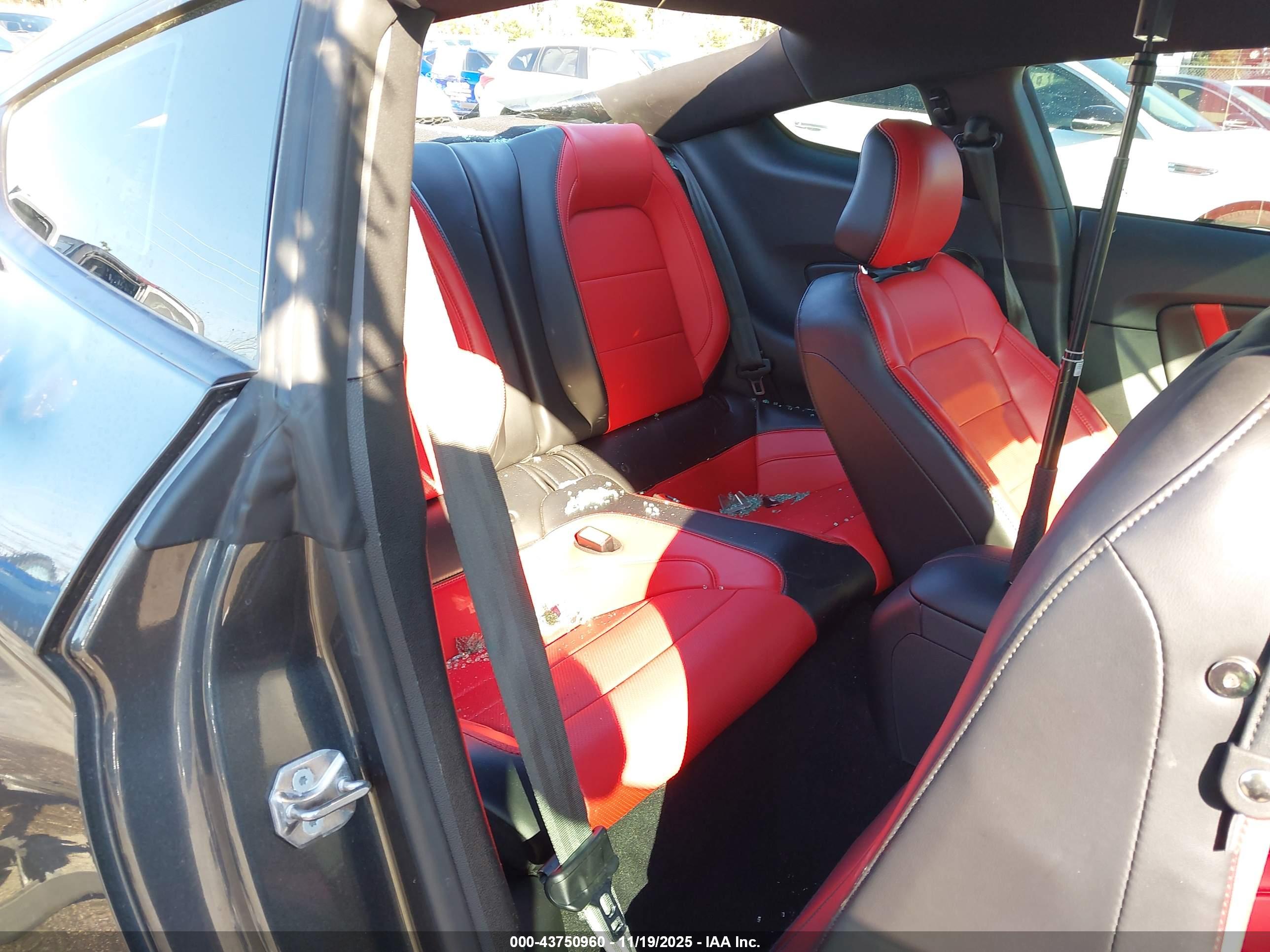 FORD MUSTANG image 8