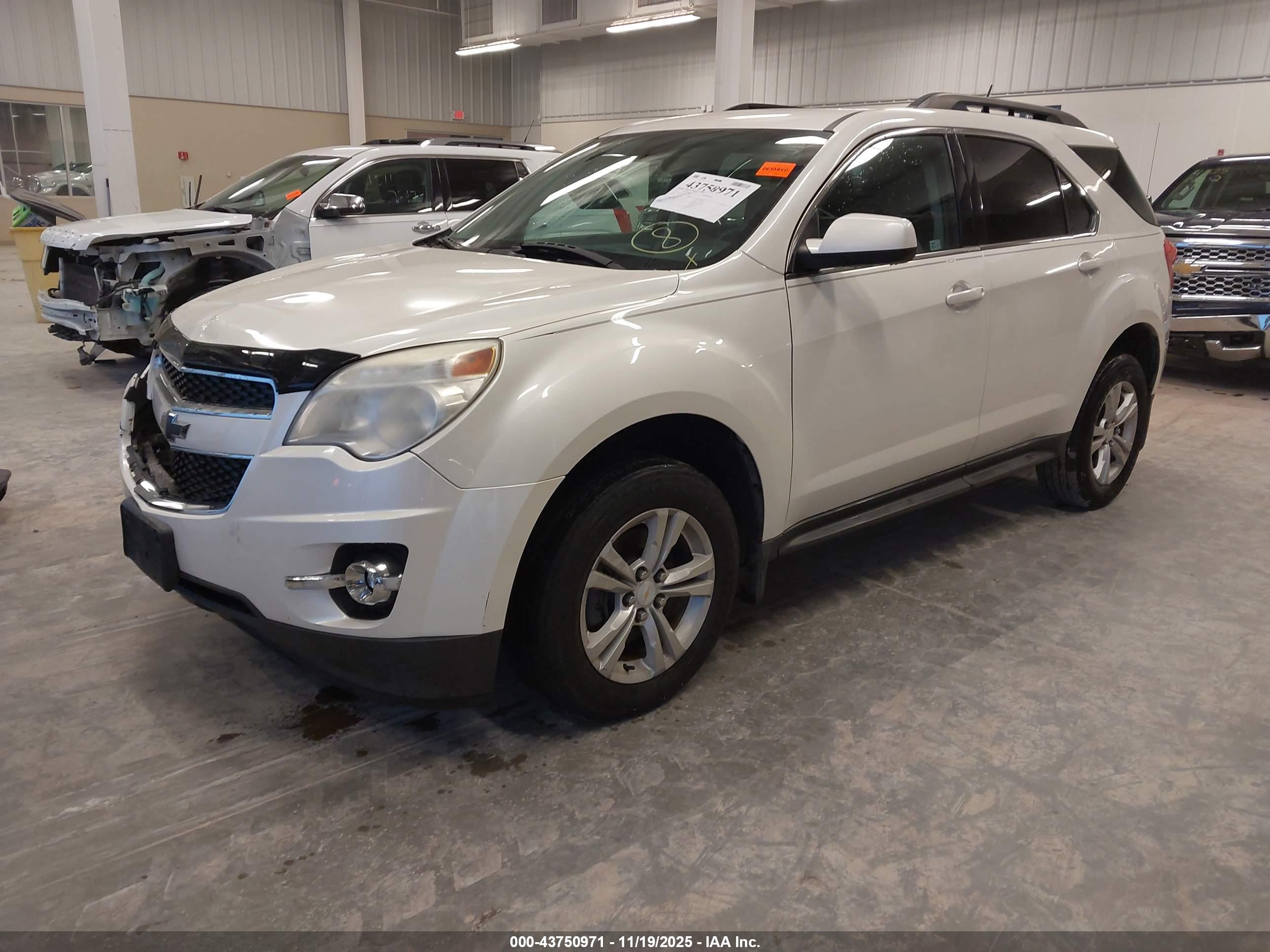 CHEVROLET EQUINOX image 2