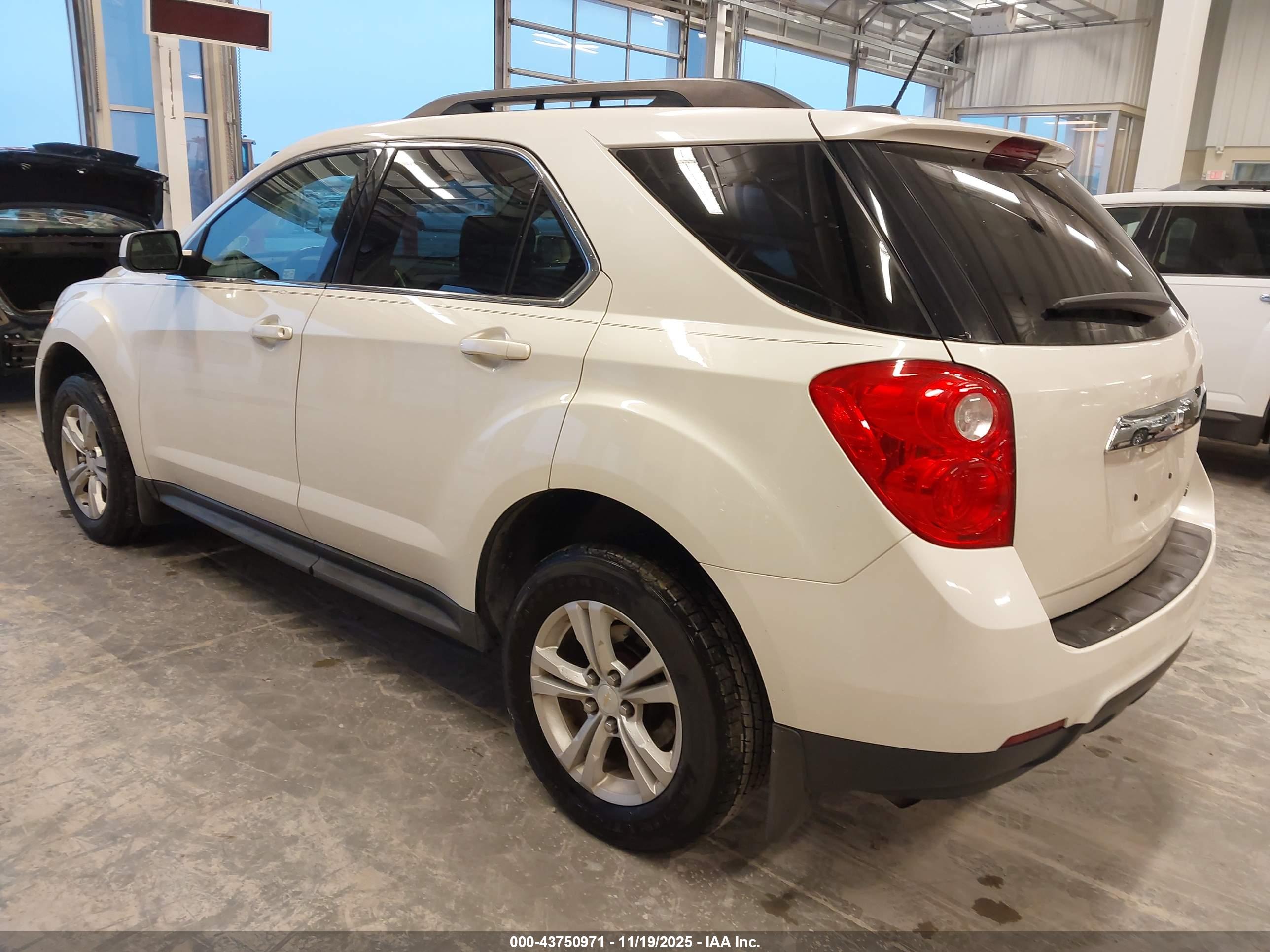 CHEVROLET EQUINOX image 3