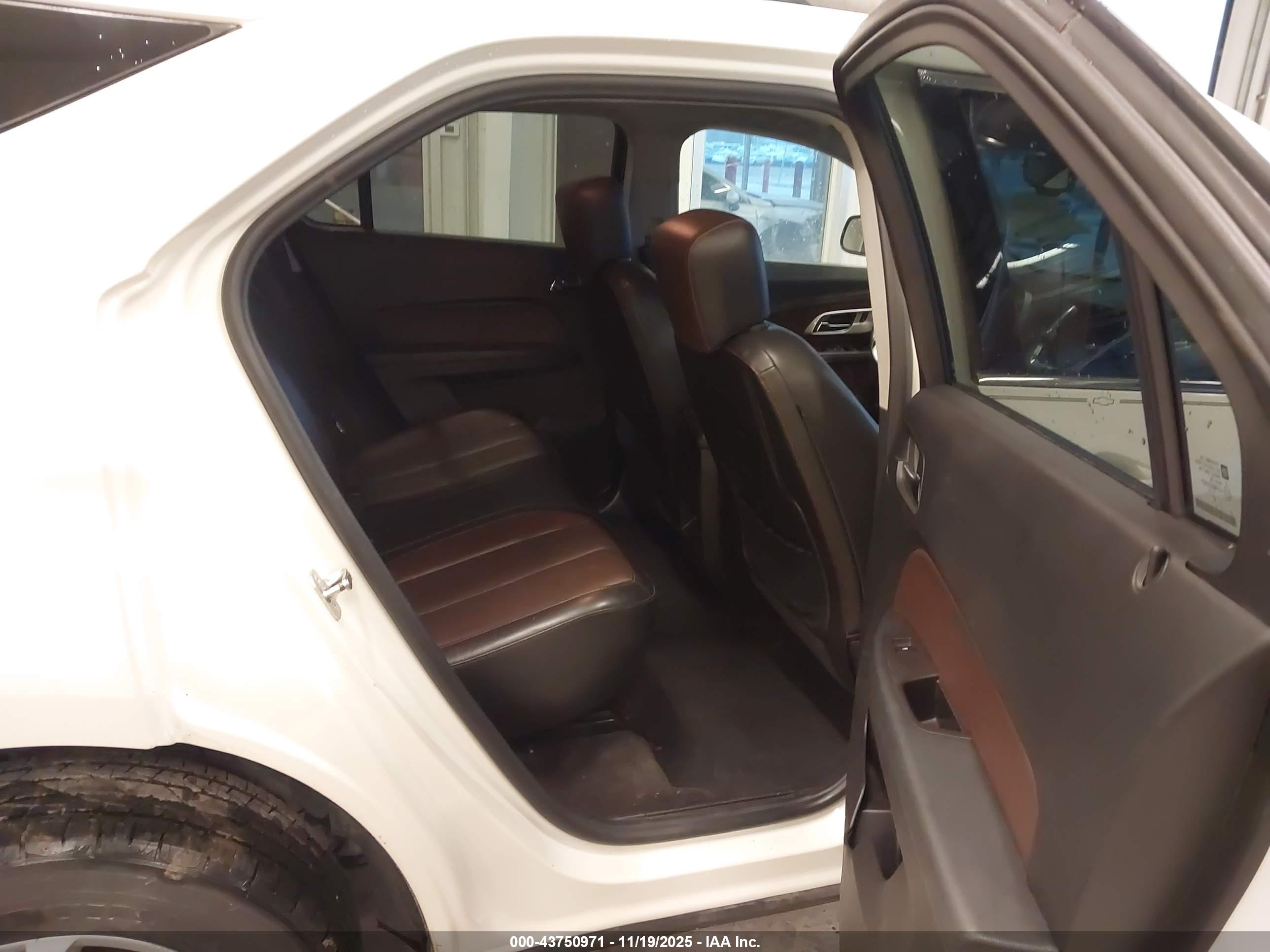 CHEVROLET EQUINOX image 8