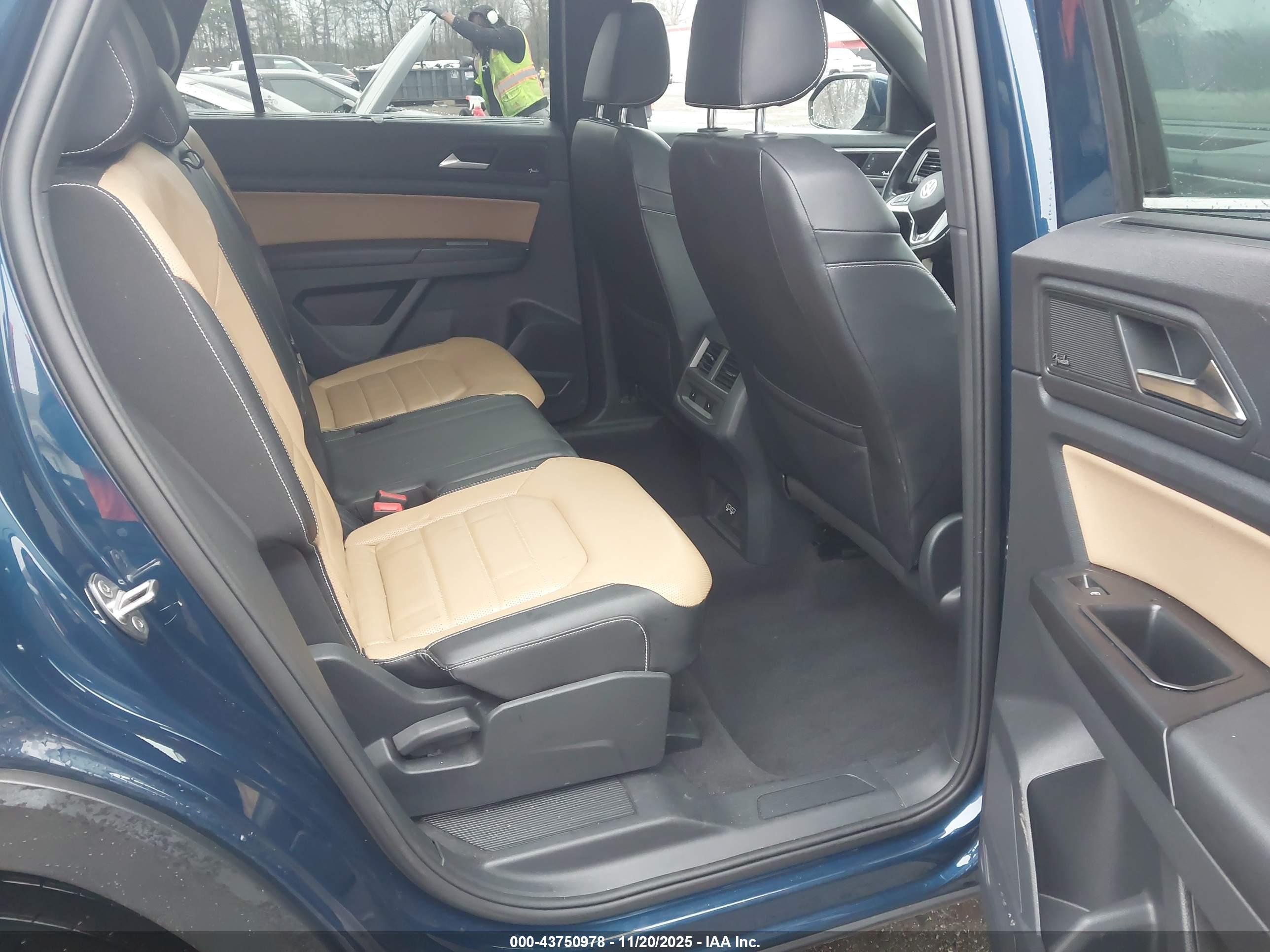 VOLKSWAGEN ATLAS image 8