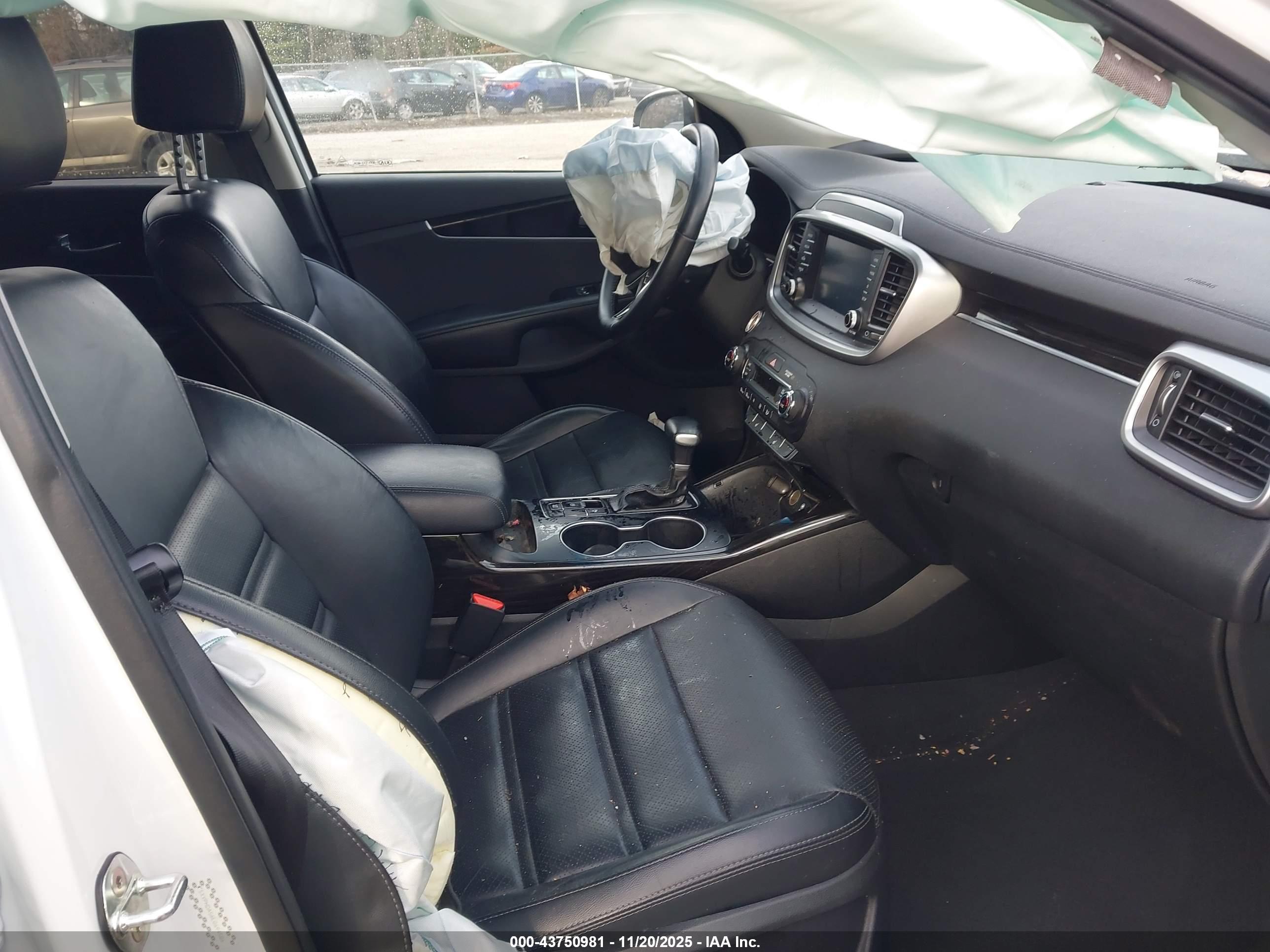 KIA SORENTO image 5