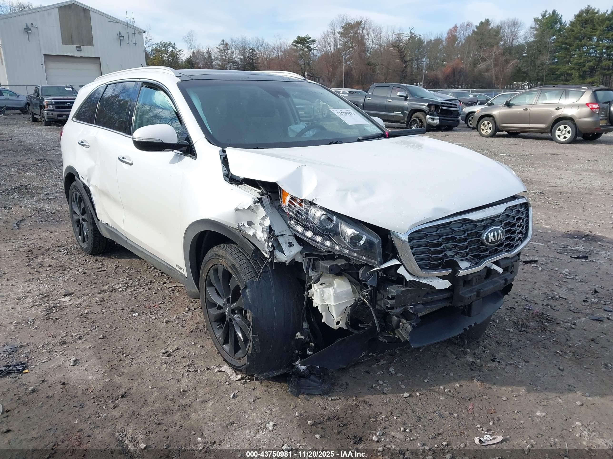 KIA SORENTO image 6