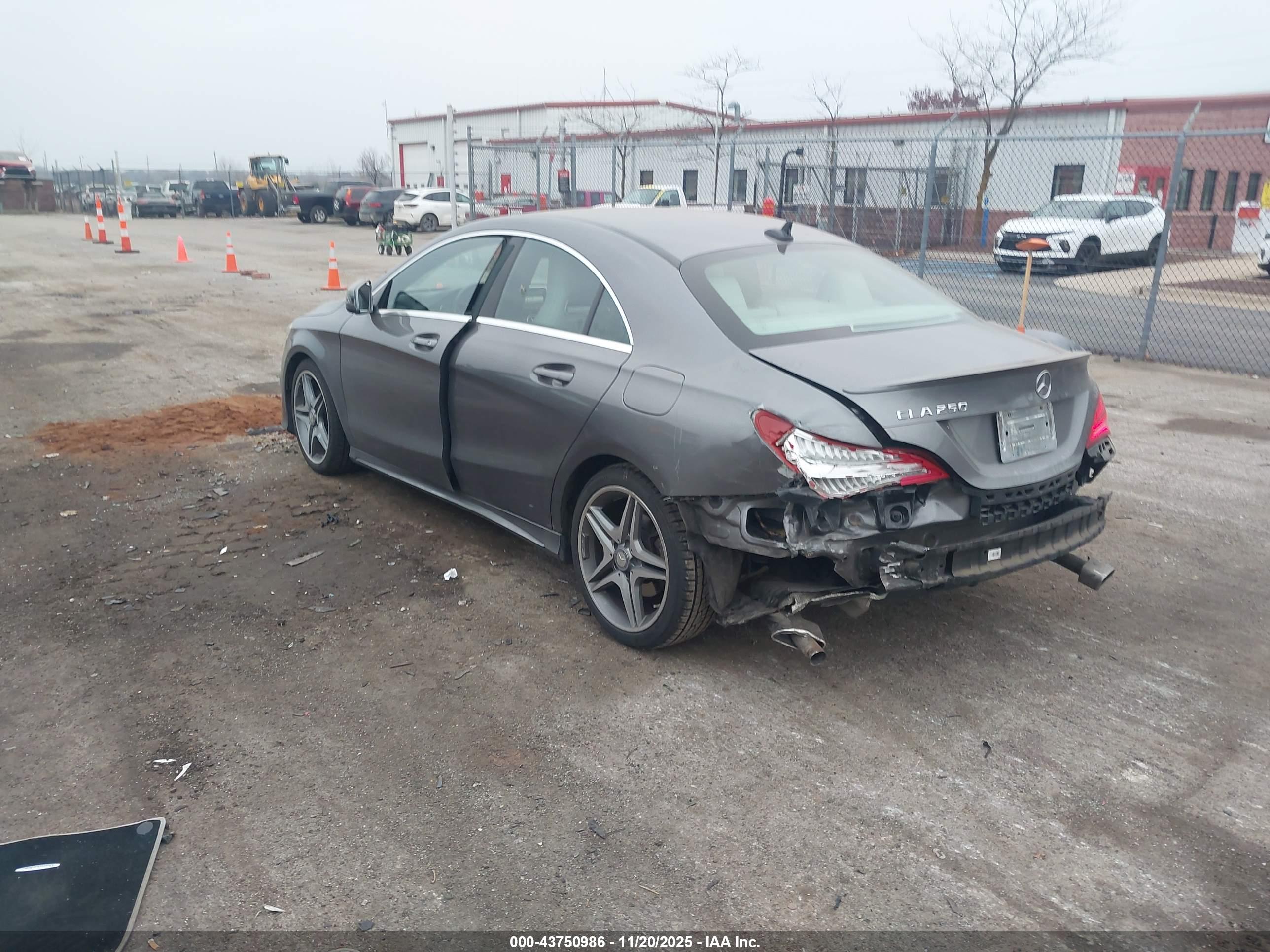 MERCEDES-BENZ CLA image 3