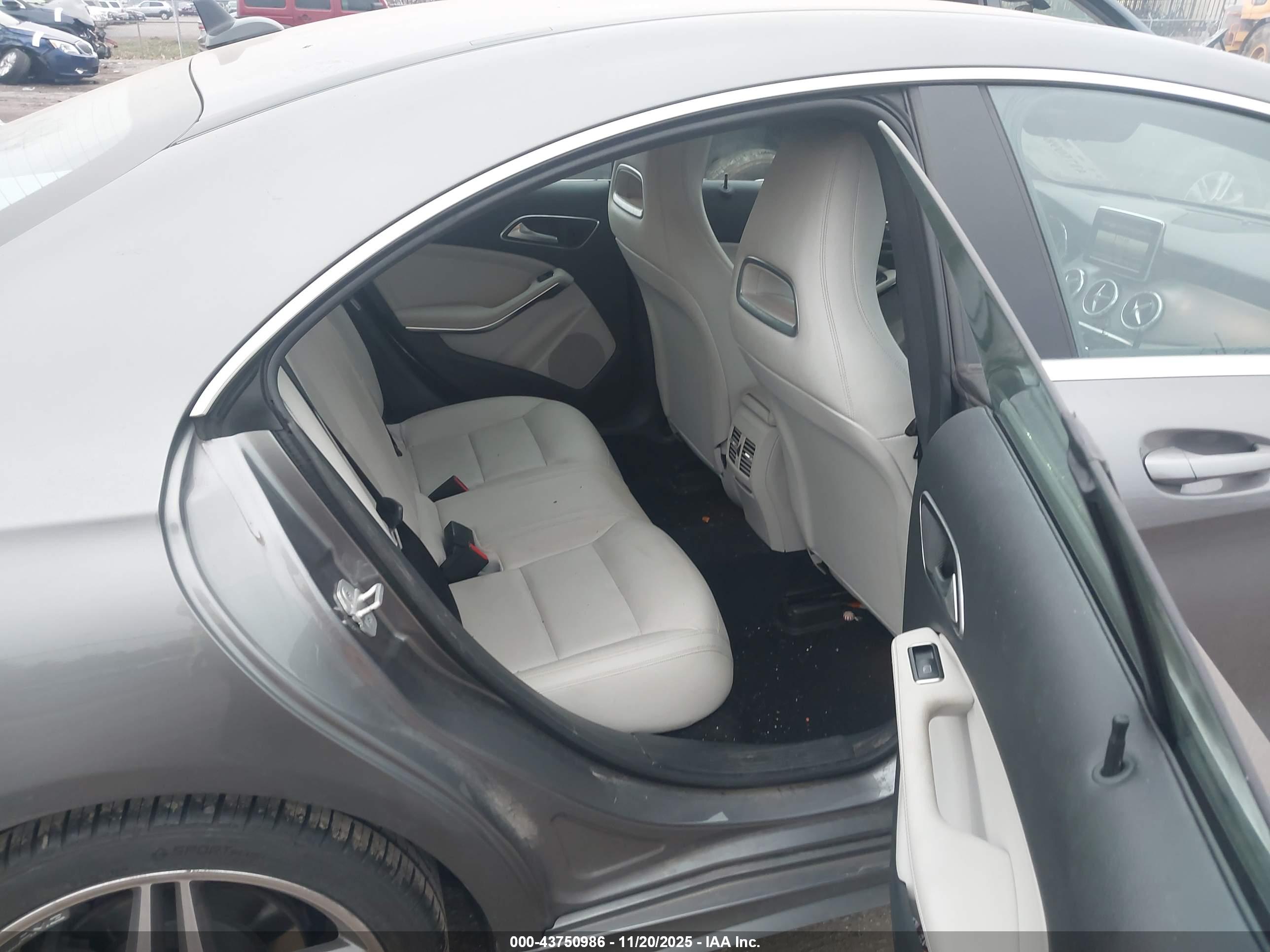 MERCEDES-BENZ CLA image 8