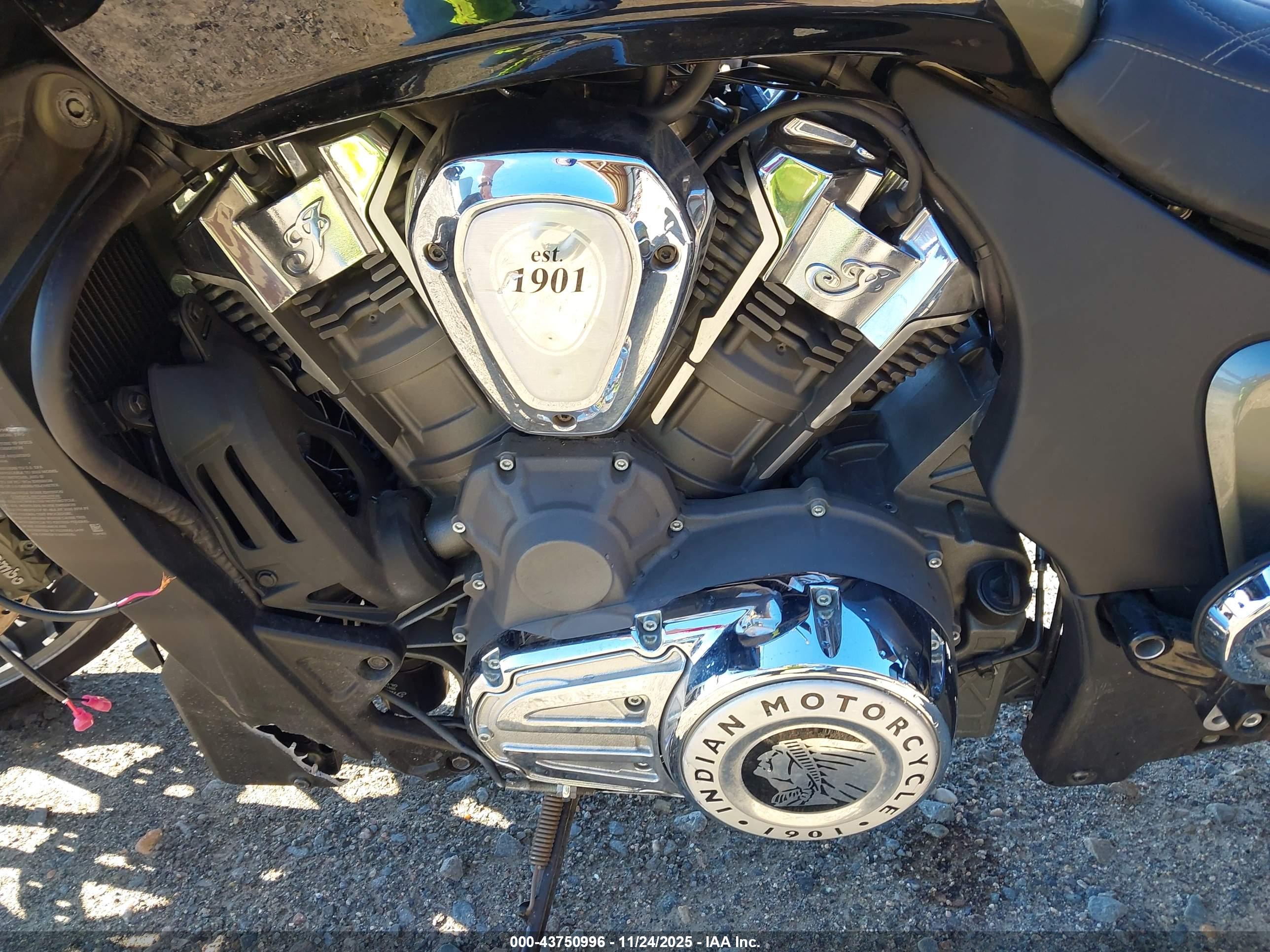 INDIAN MOTORCYCLE image 9
