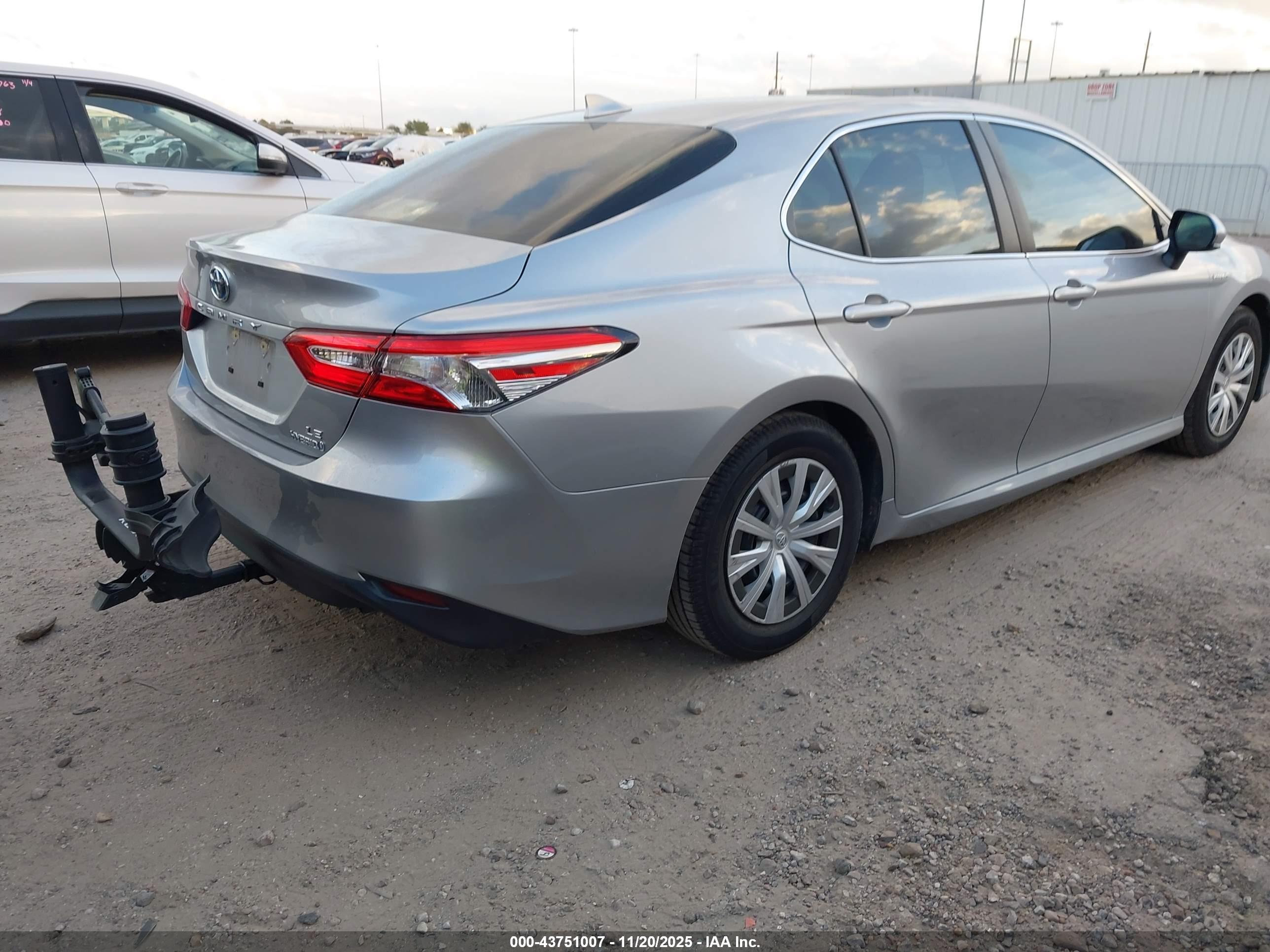 TOYOTA CAMRY image 4