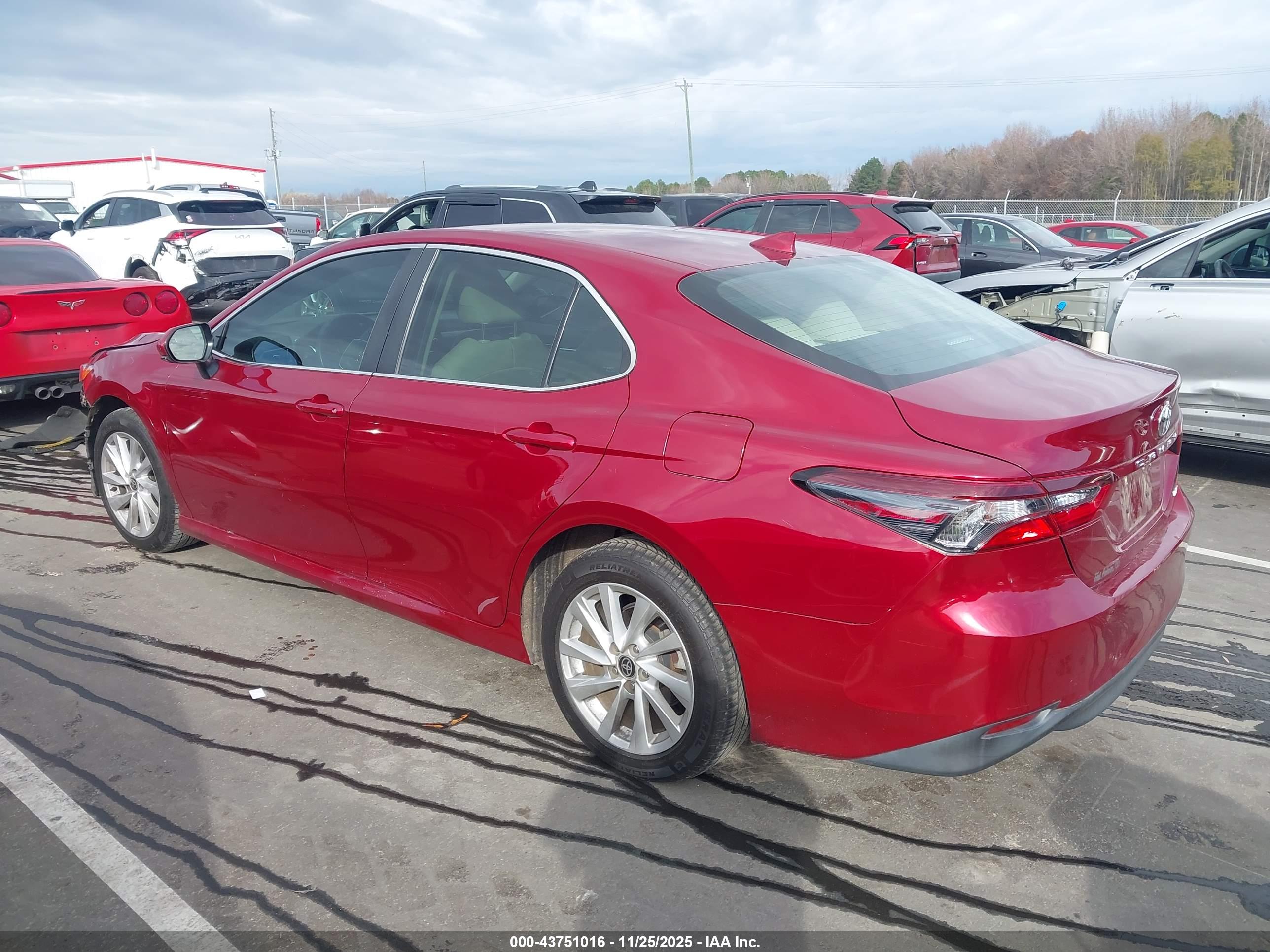 TOYOTA CAMRY image 3