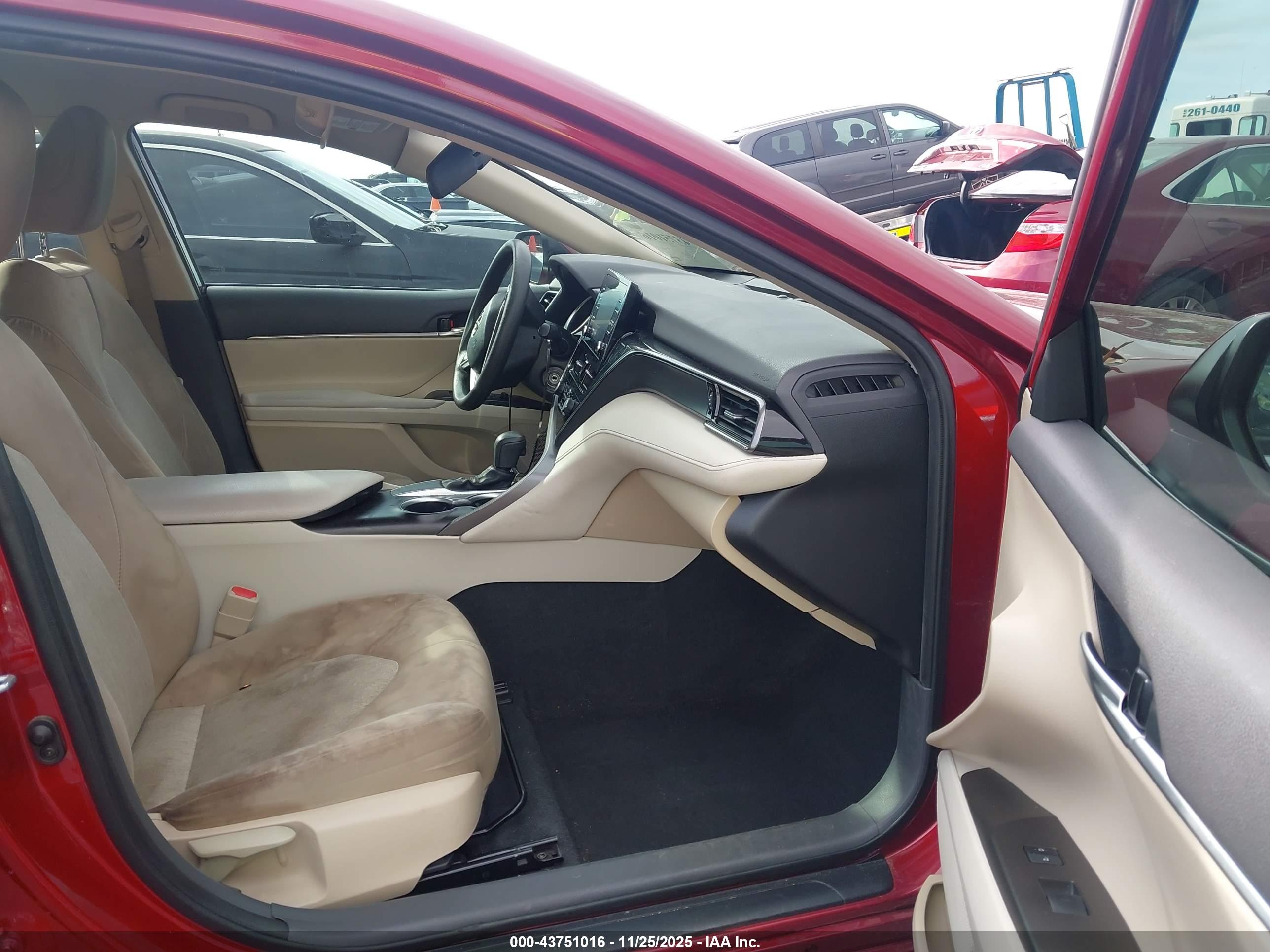 TOYOTA CAMRY image 5