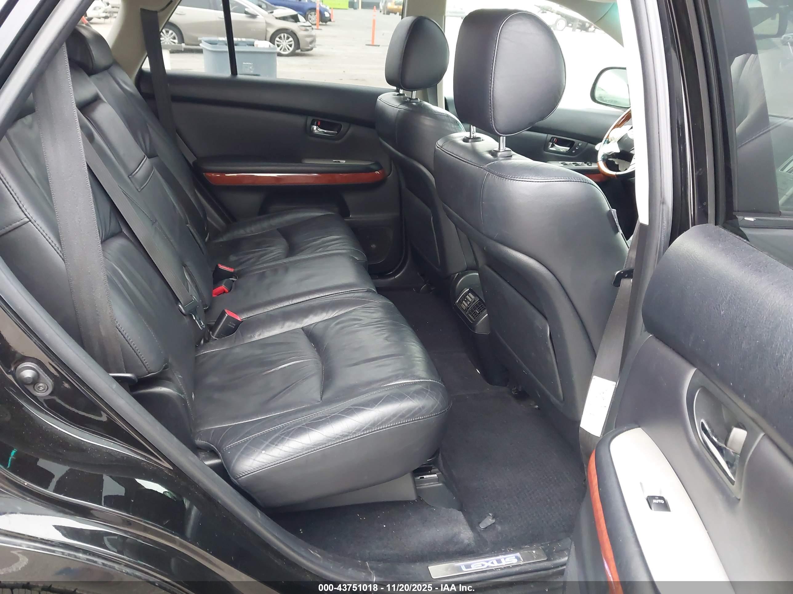 LEXUS RX image 8