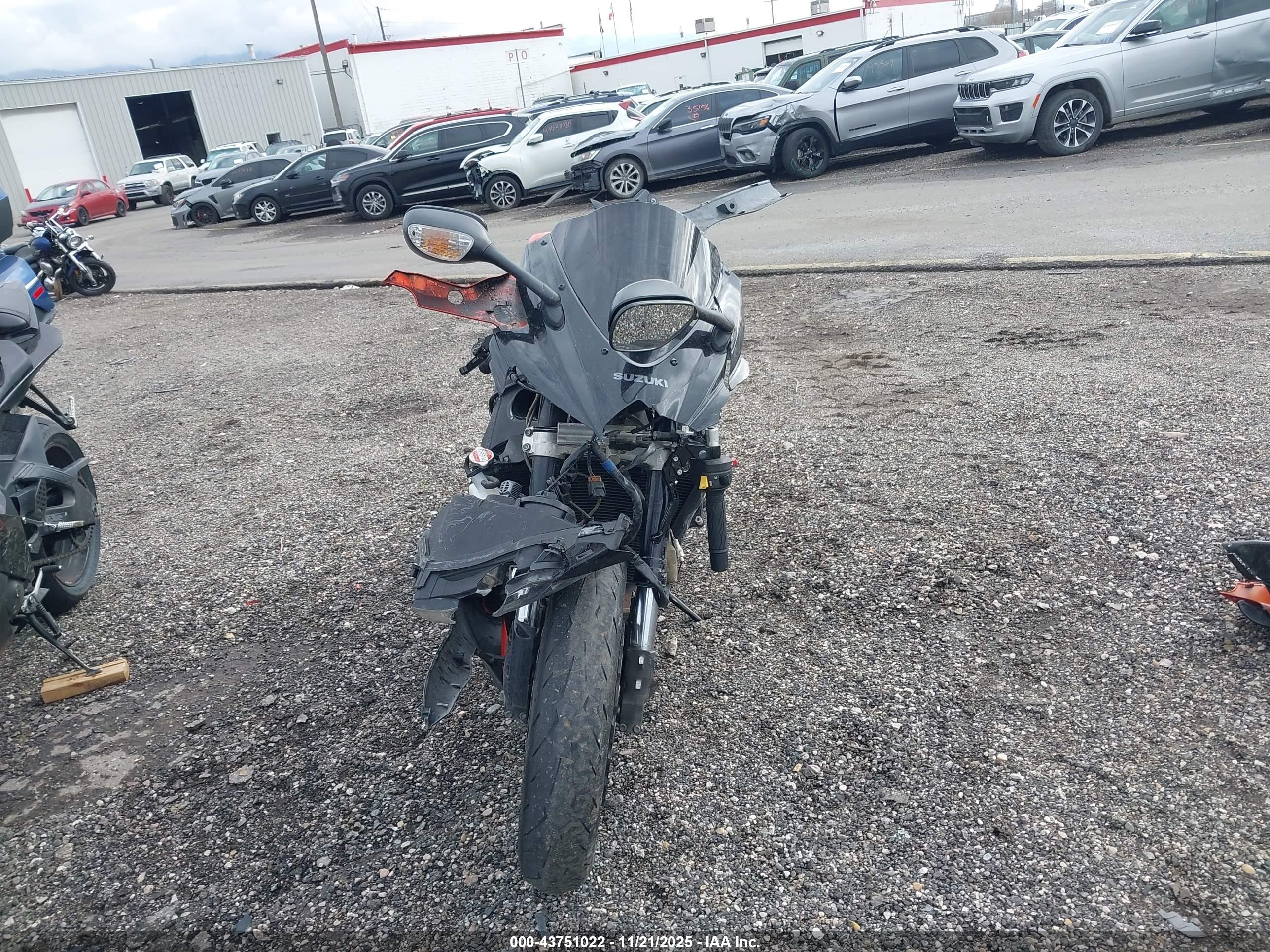 SUZUKI GSX-R750 image 5